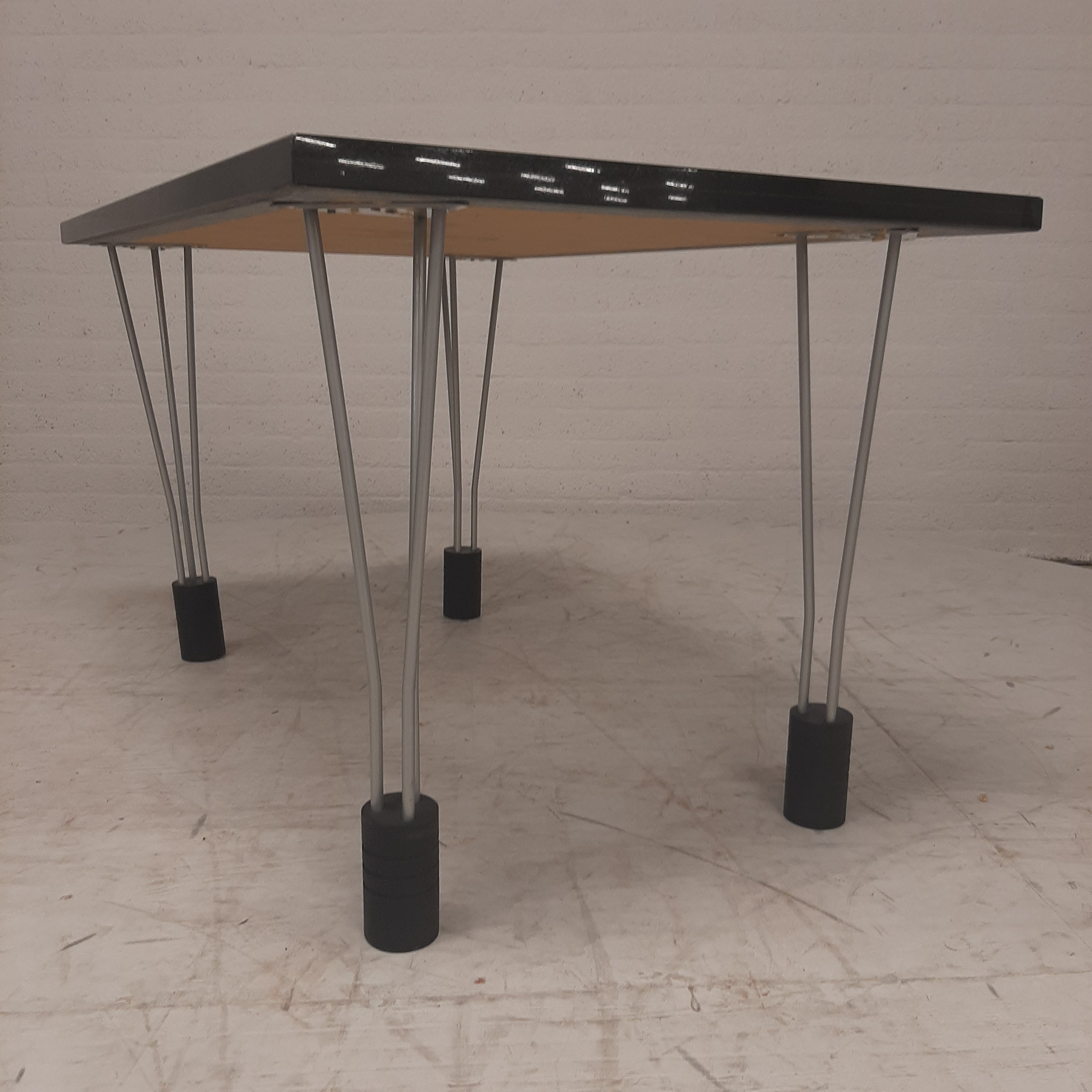 Design tafel met black calaxy granieten blad