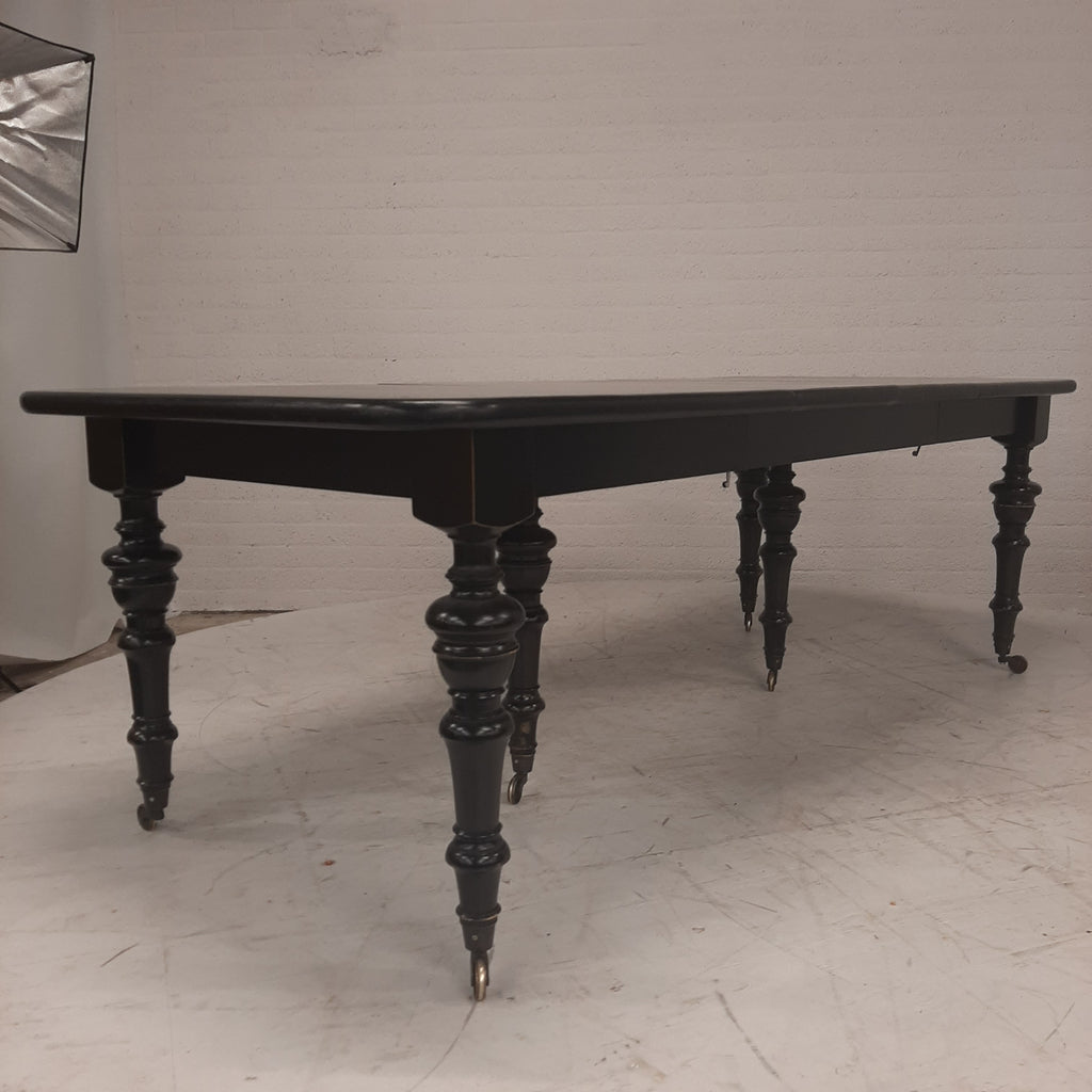Zwarte 4 delig uitschuifbare tafel