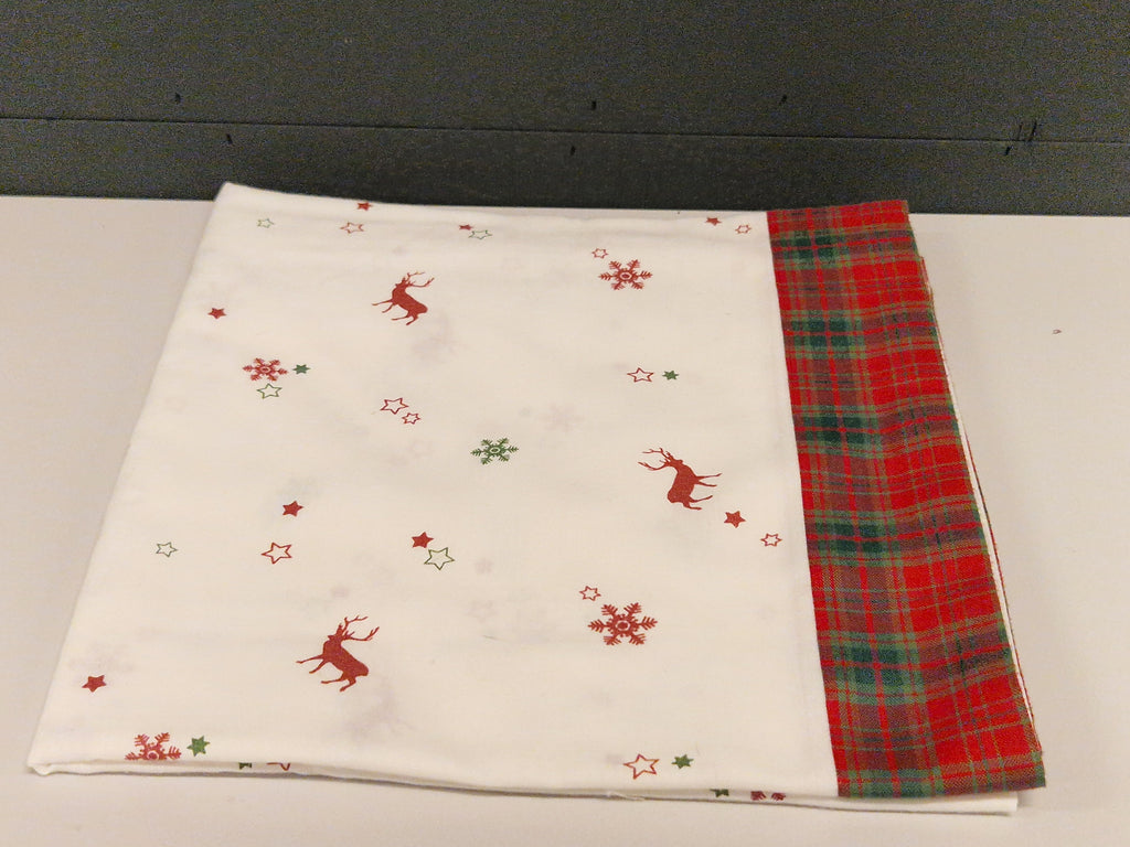 Duitse kerst tafelkleden per stuk 20 euro, linnen, damast etc...