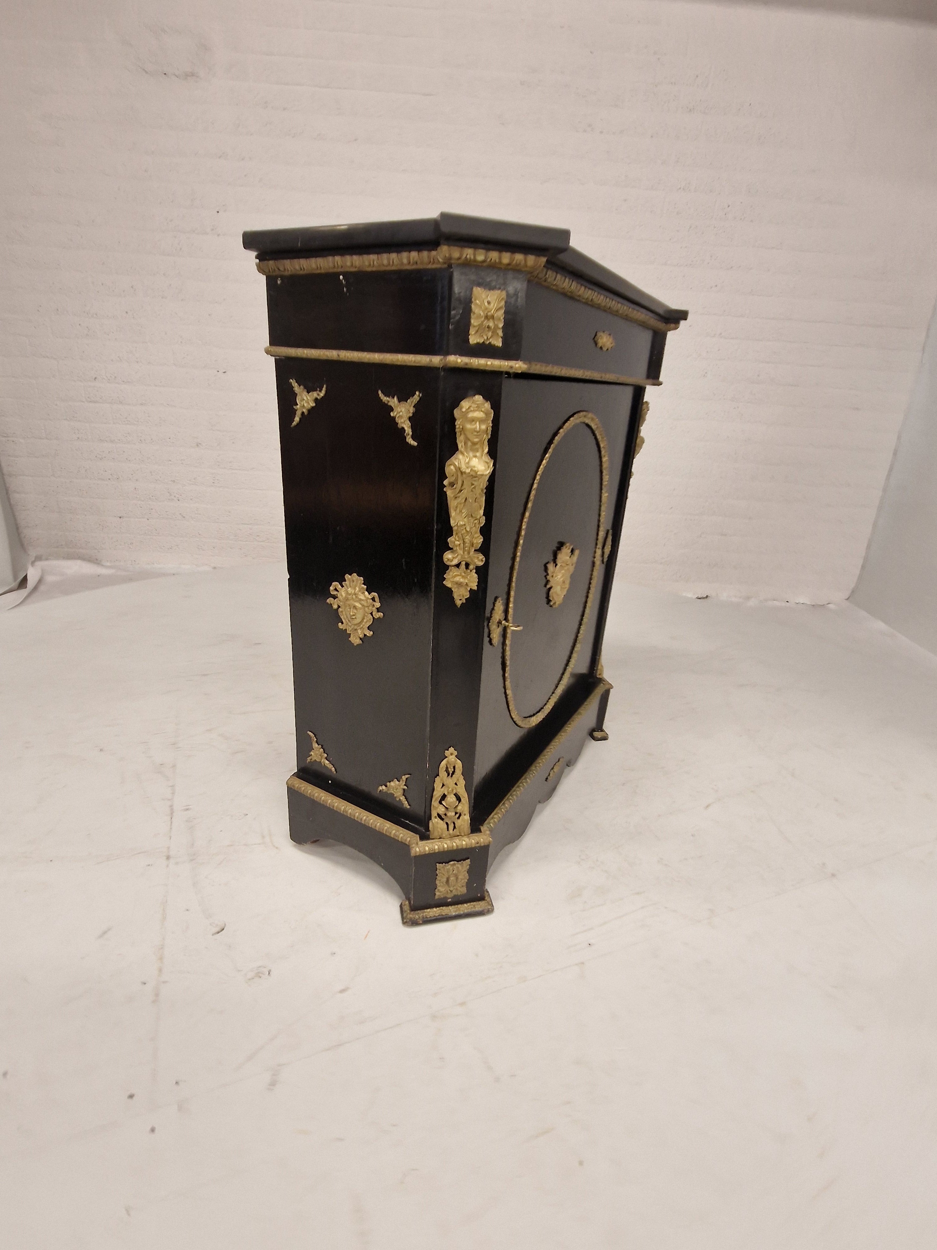 Napoleon III-stijl penantkast of dressoir