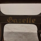 Gazelle trapnaaimachine in meubel