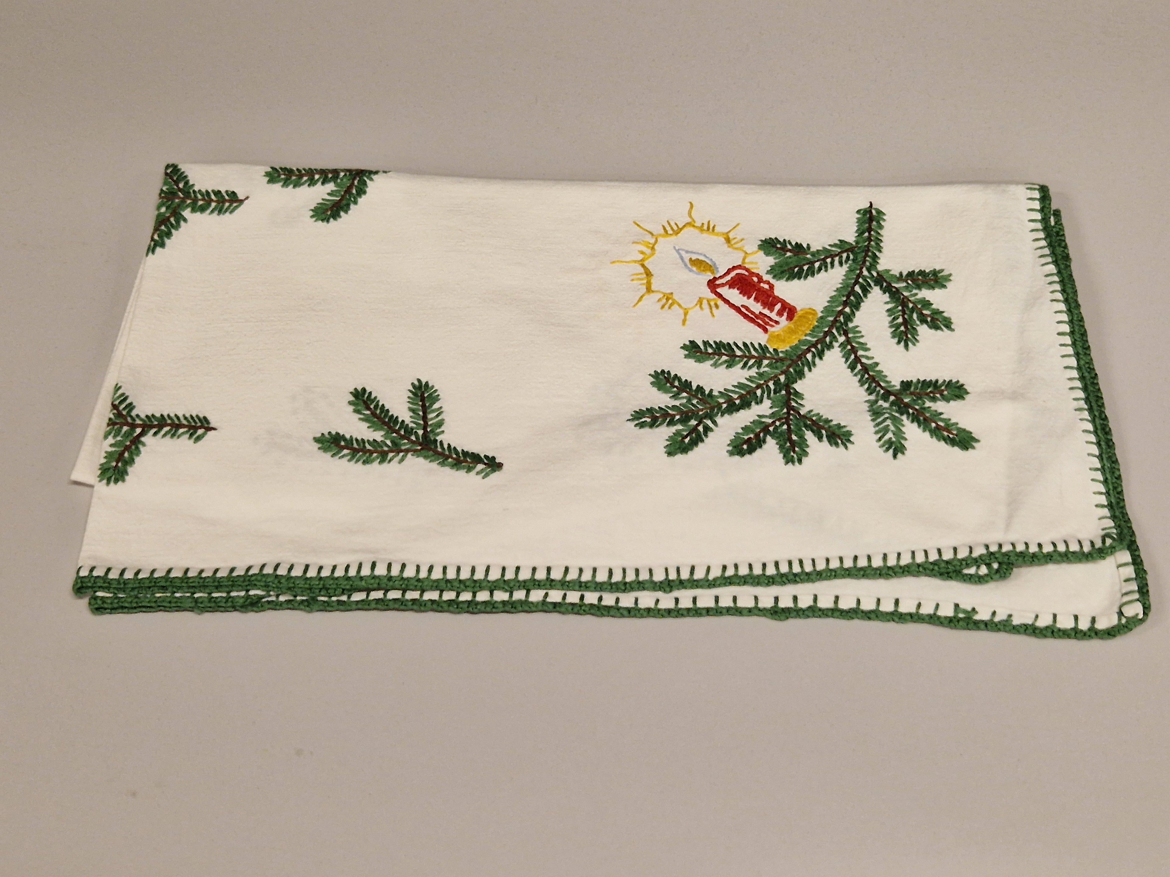 Duitse kerst tafelkleden per stuk 20 euro, linnen, damast etc...