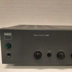 NAD 302 versterker
