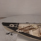 Model zeilboot in zwart / wit