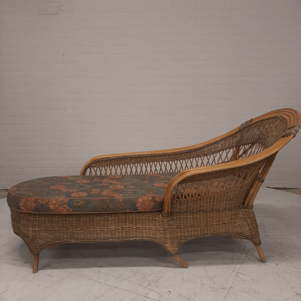 Vintage rotan chaise longue