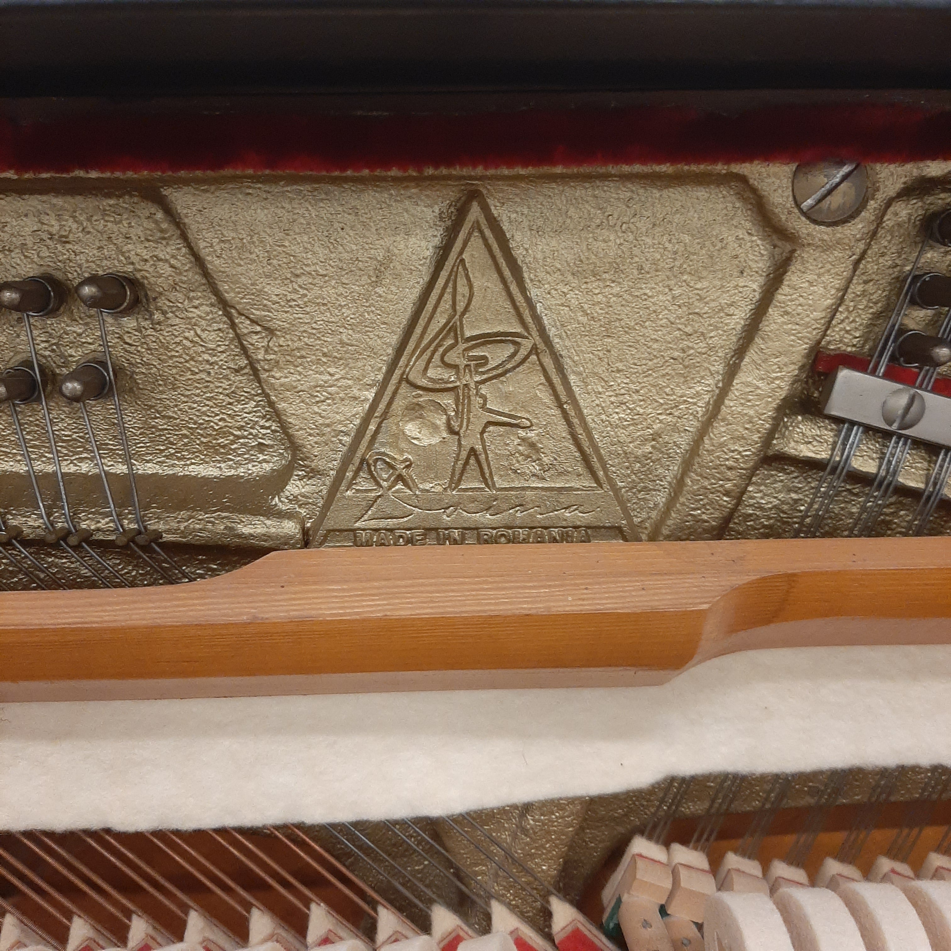 Caraiman zwarte piano
