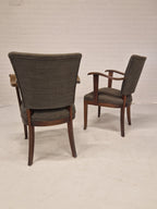2 stoelen met gebogen armleuning