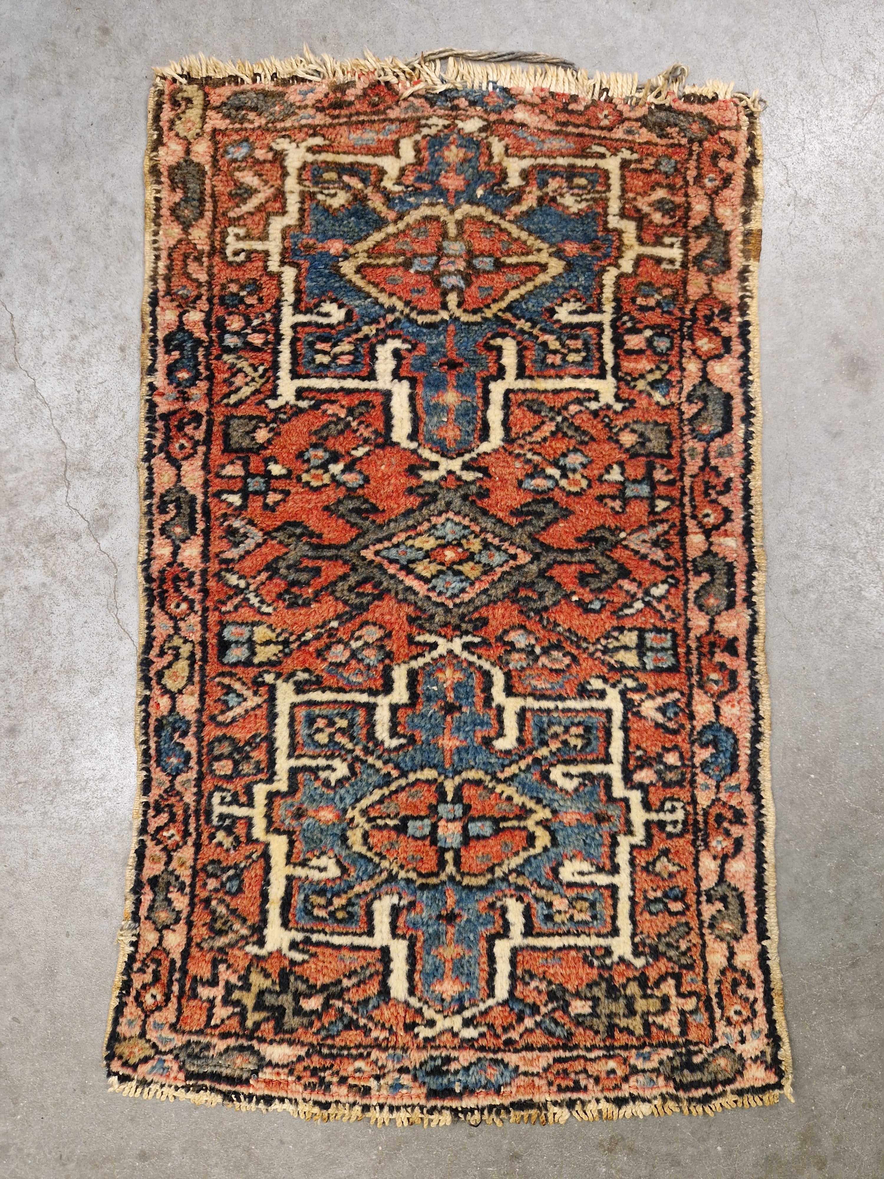 Perzisch tapijt ca 69x100 cm