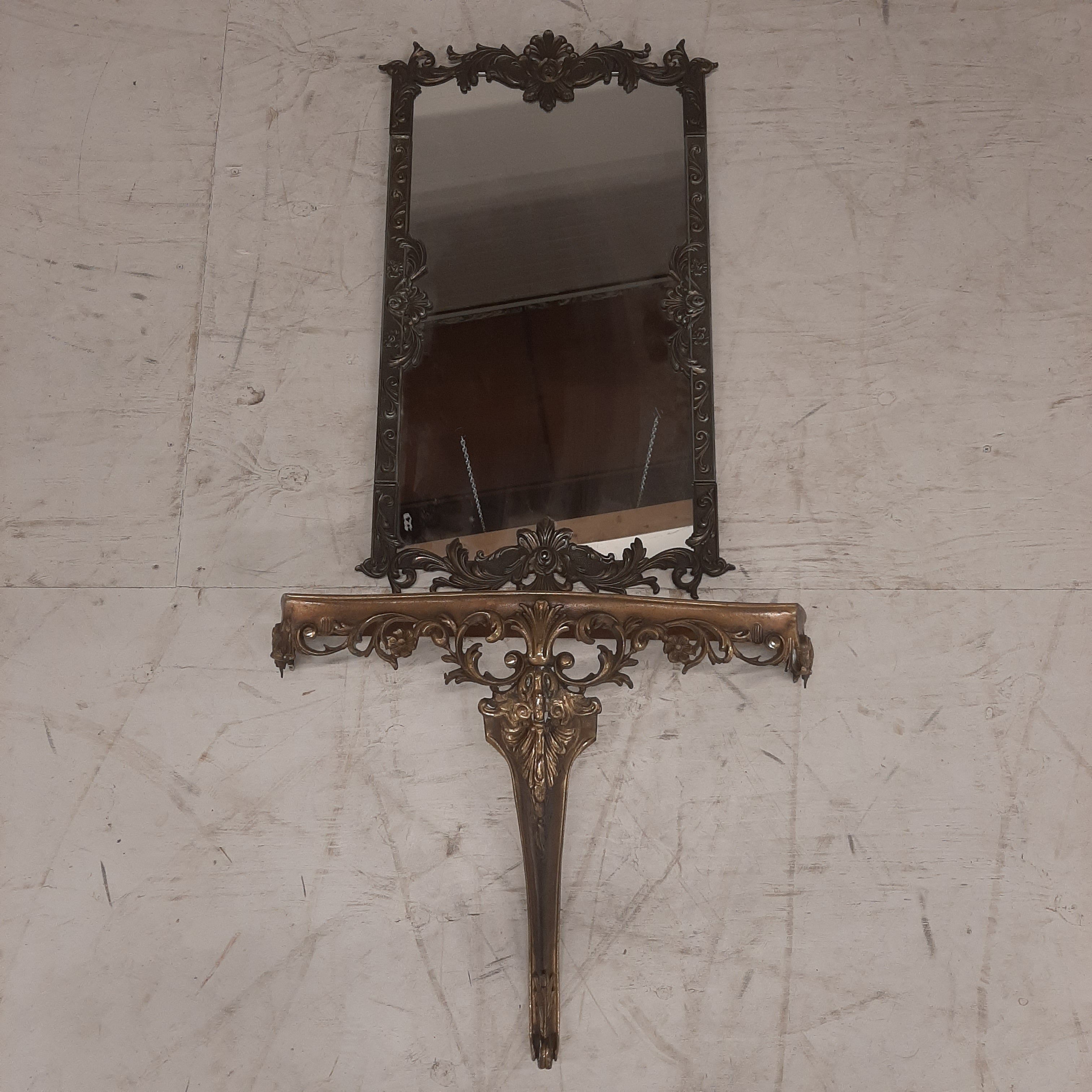 Metalen spiegel met console