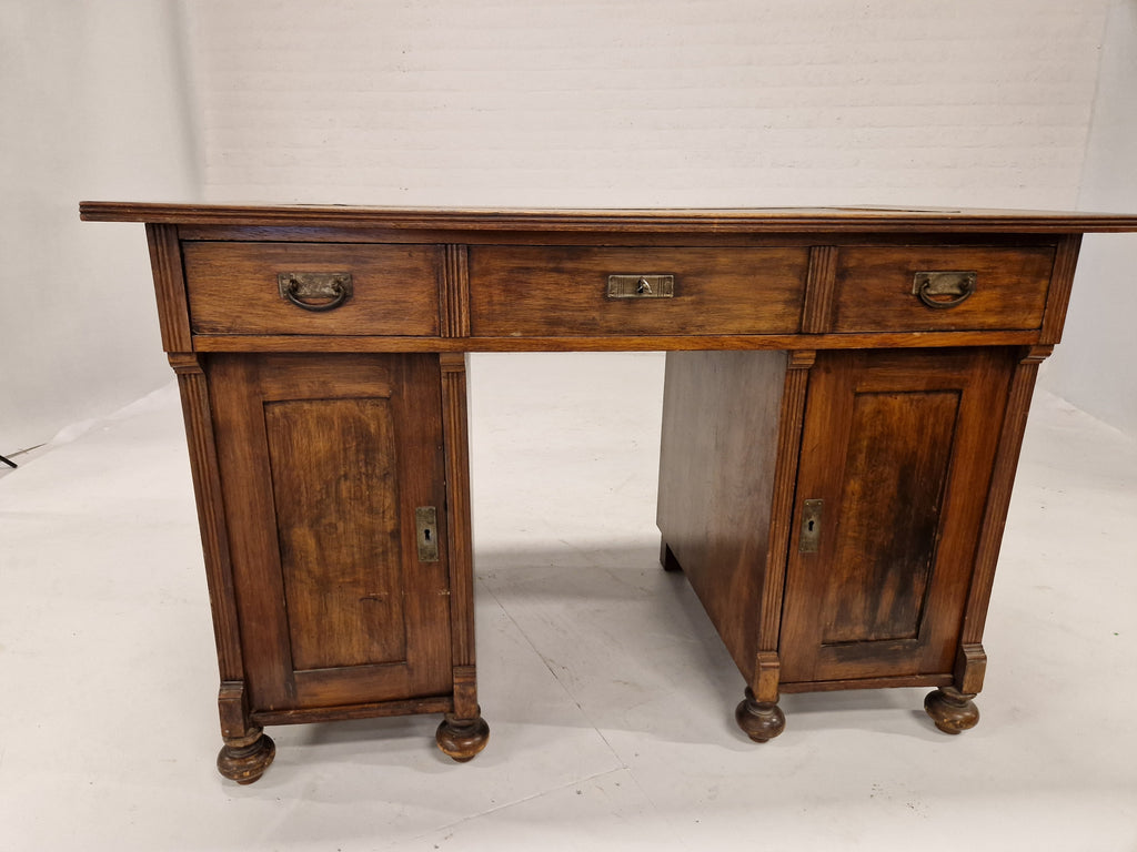 Bureau met laden vroeg twintigste eeuw