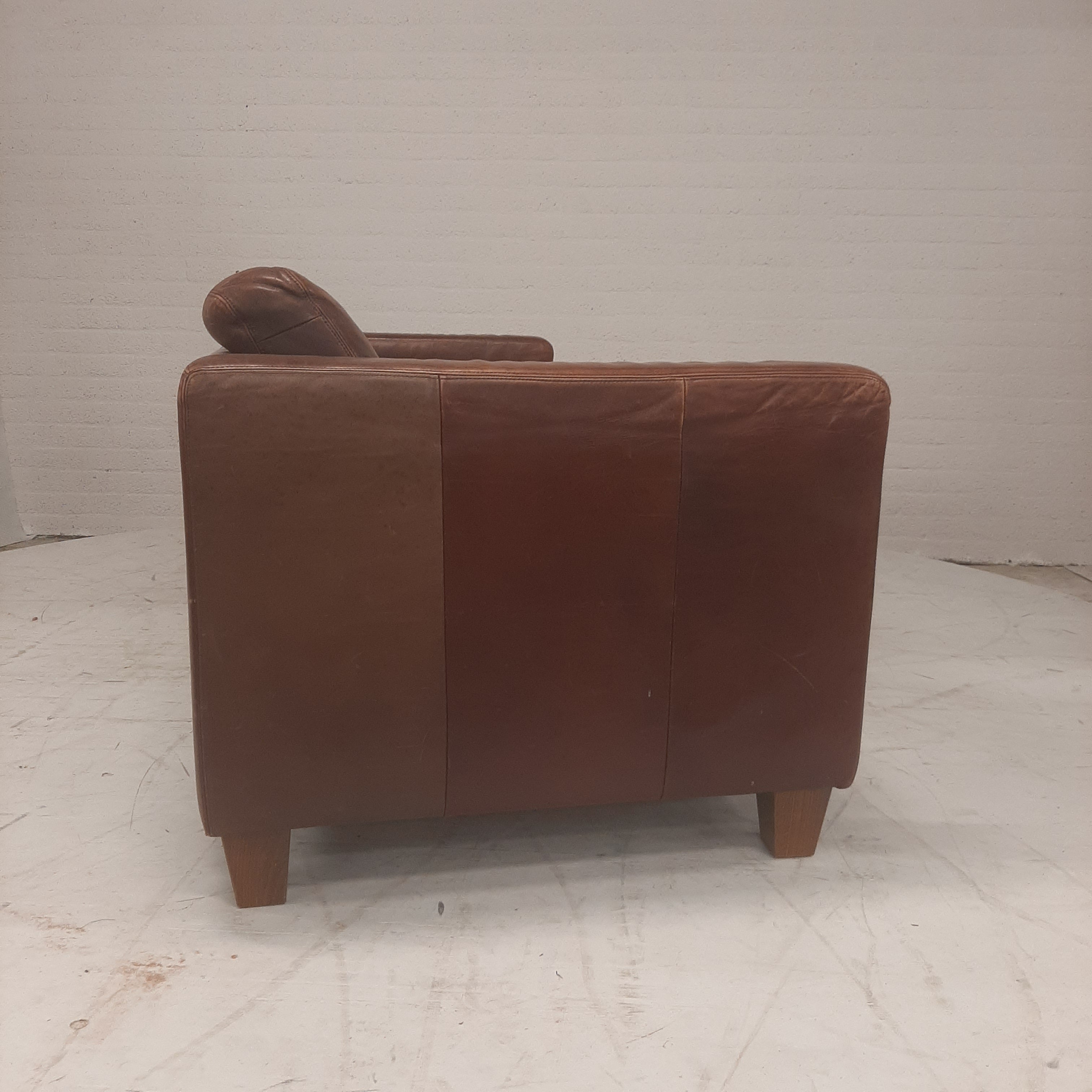 Lederen bank bruin