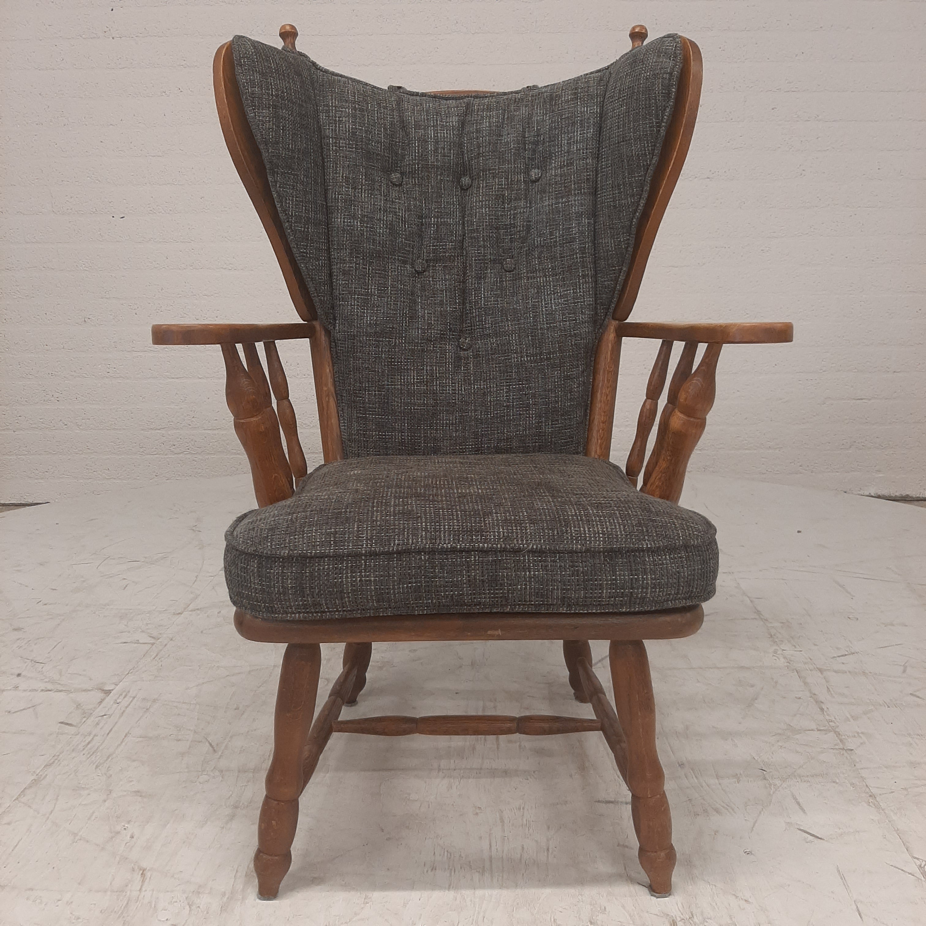 Eiken oorfauteuil met grijze bekleding