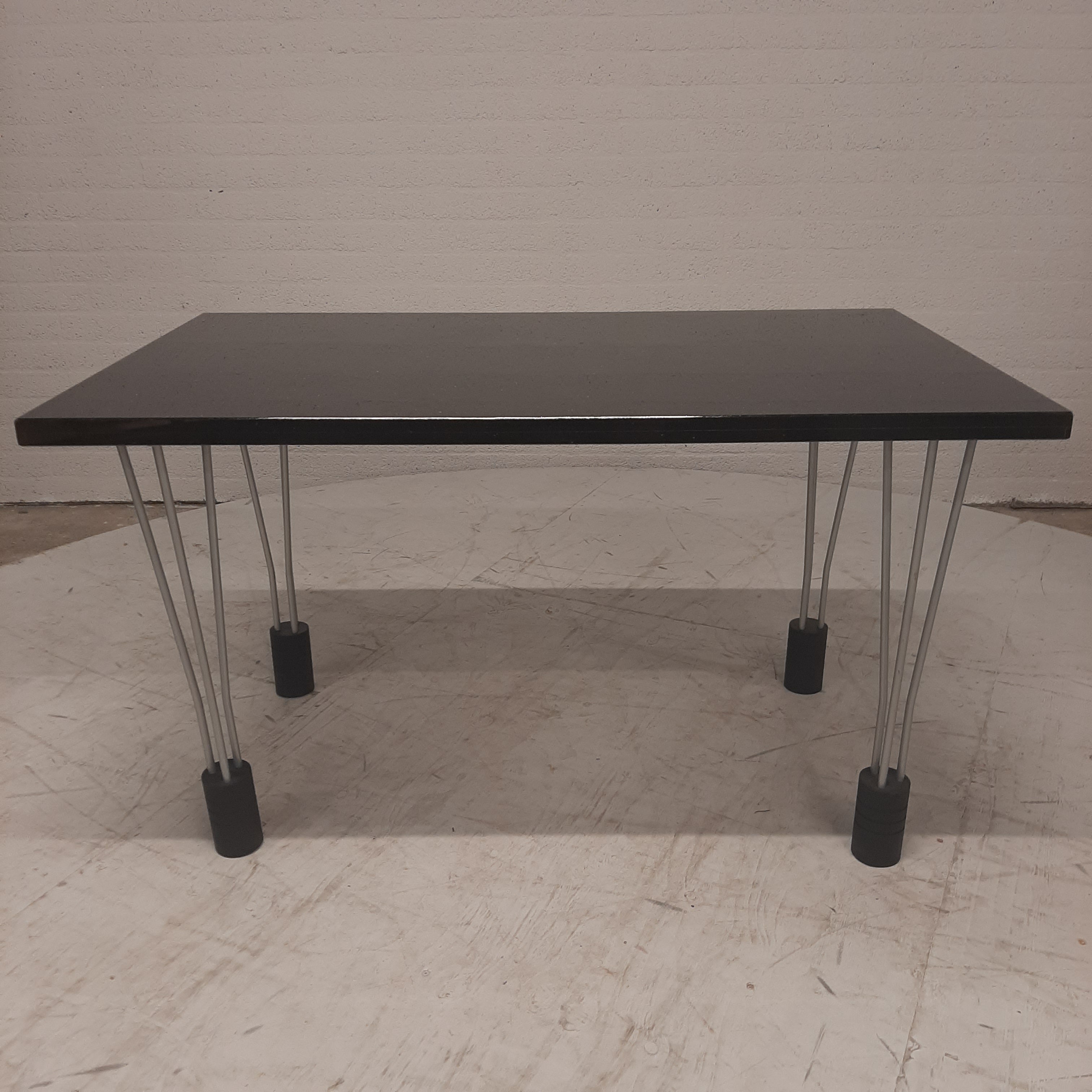 Design tafel met black calaxy granieten blad