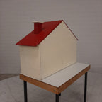 Poppenhuis met inrichting spulletjes