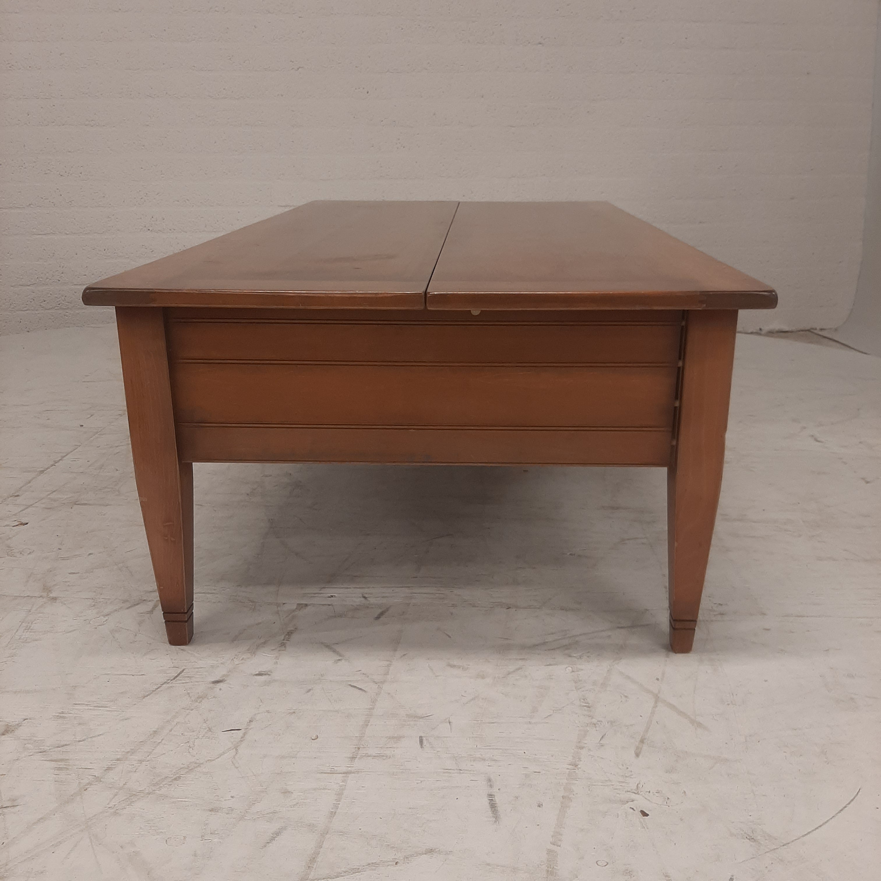 Vintage salontafel met barcompartiment