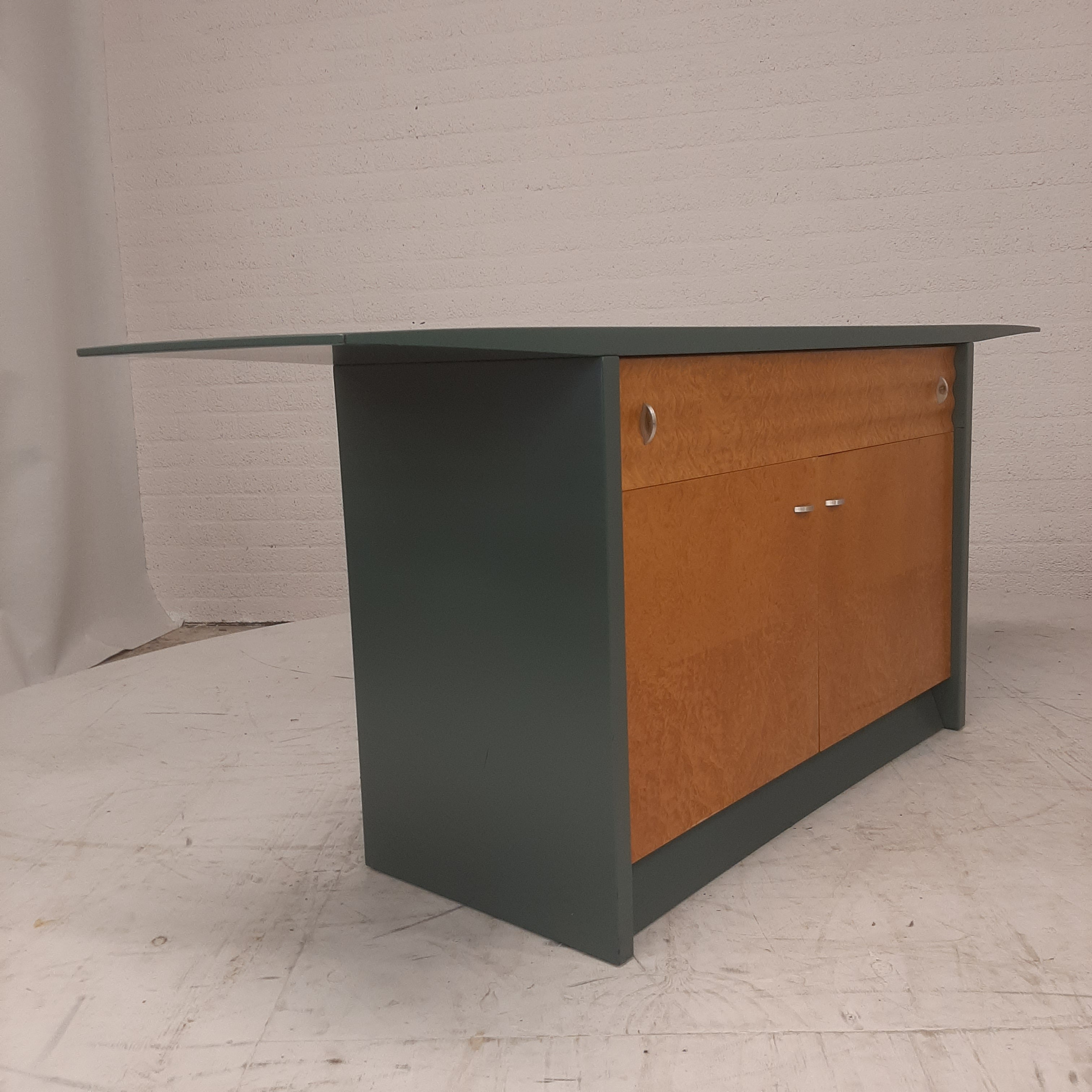 Postmodern / art deco dressoir
