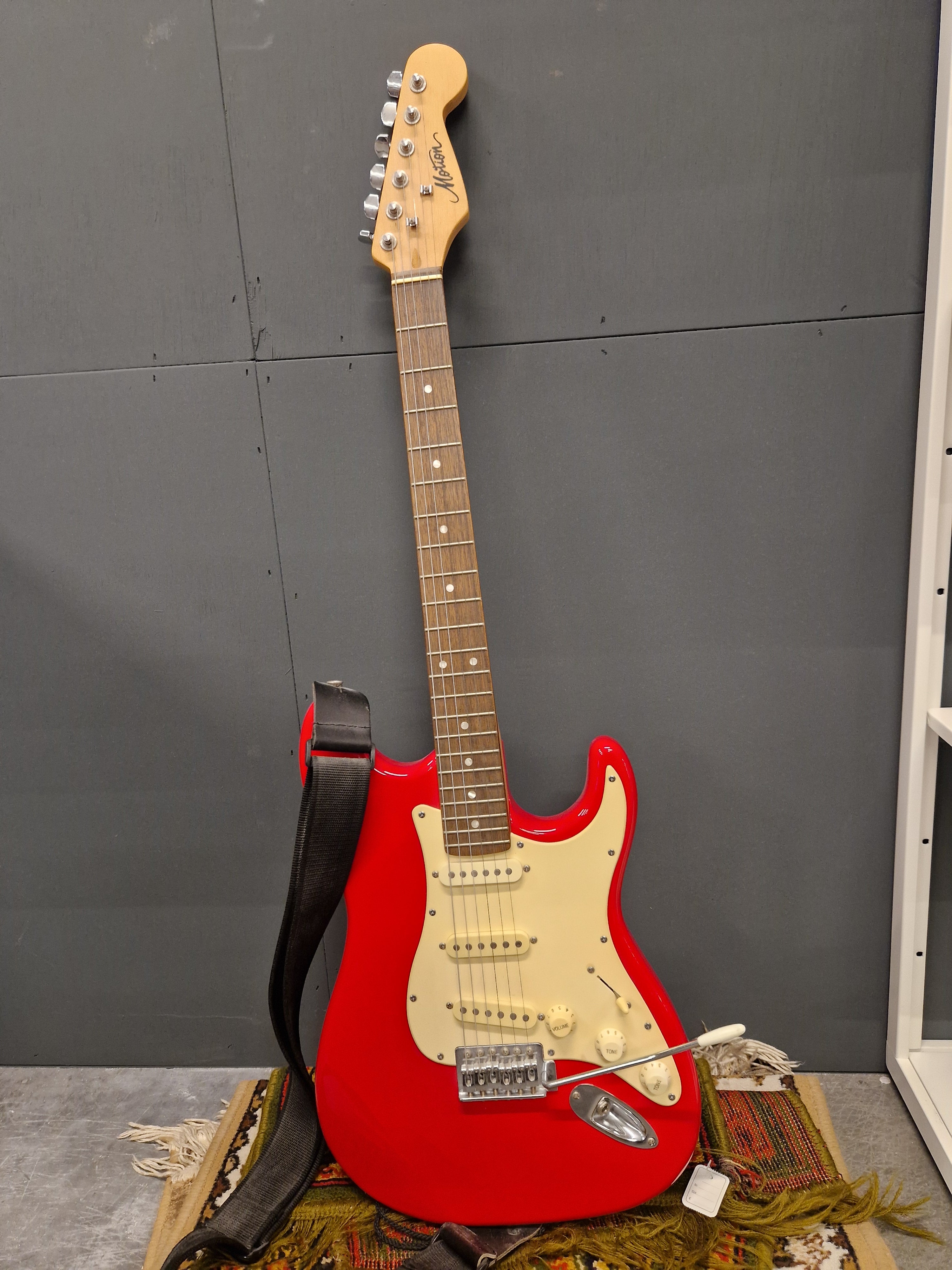 Stratocaster 3/4 Size Electric Guitar, Red