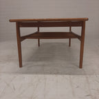 Mid Century modern salontafel met spijlen rek