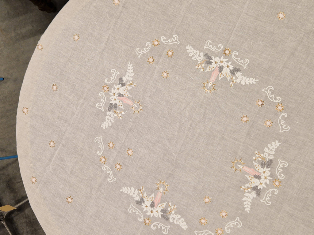 Duitse kerst tafelkleden per stuk 20 euro, linnen, damast etc...