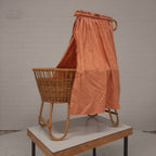 Rotan wieg met hemeltje