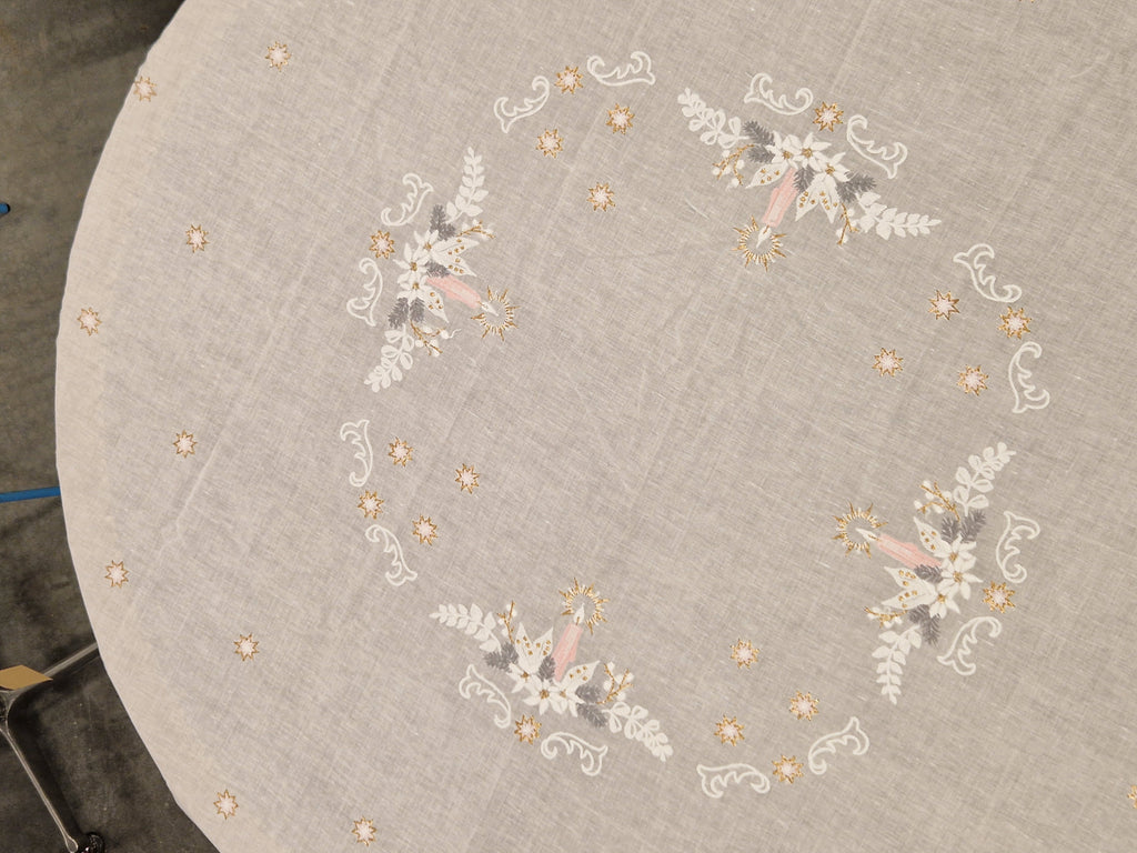 Duitse kerst tafelkleden per stuk 20 euro, linnen, damast etc...