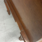 Antieke secretaire sierlijk bewerkt