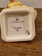 Figurine van Goebel, forever yours