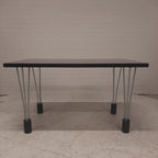 Design tafel met black calaxy granieten blad