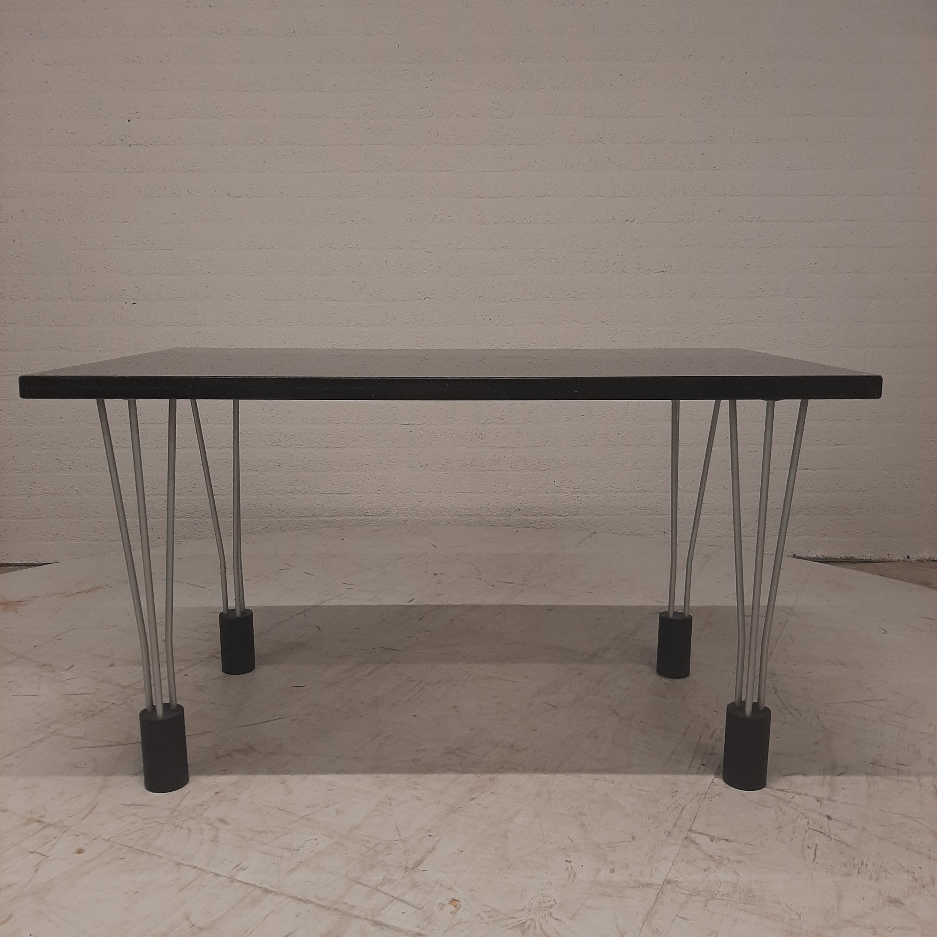 Design tafel met black calaxy granieten blad