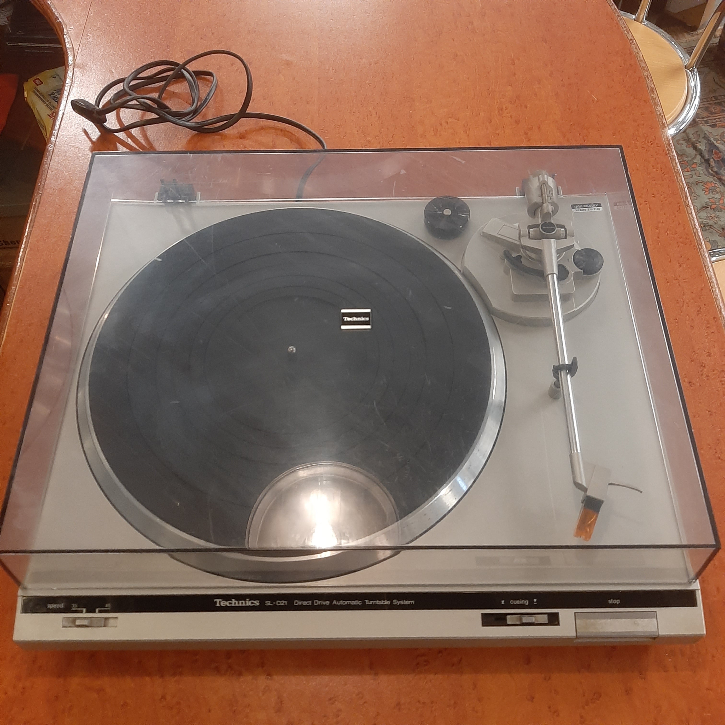 Technics SL - D21 platenspeler