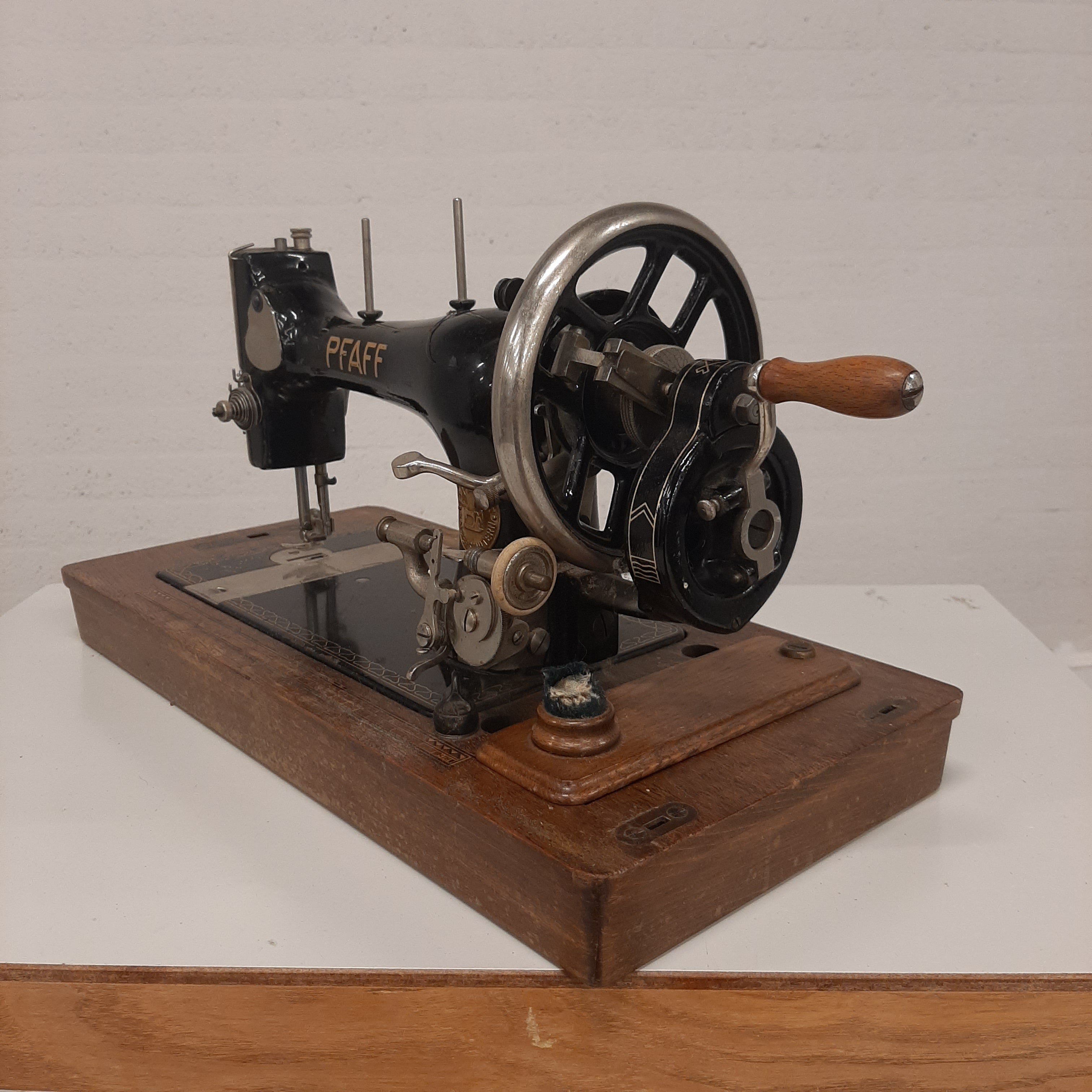 Pfaff 11 handnaaimachine
