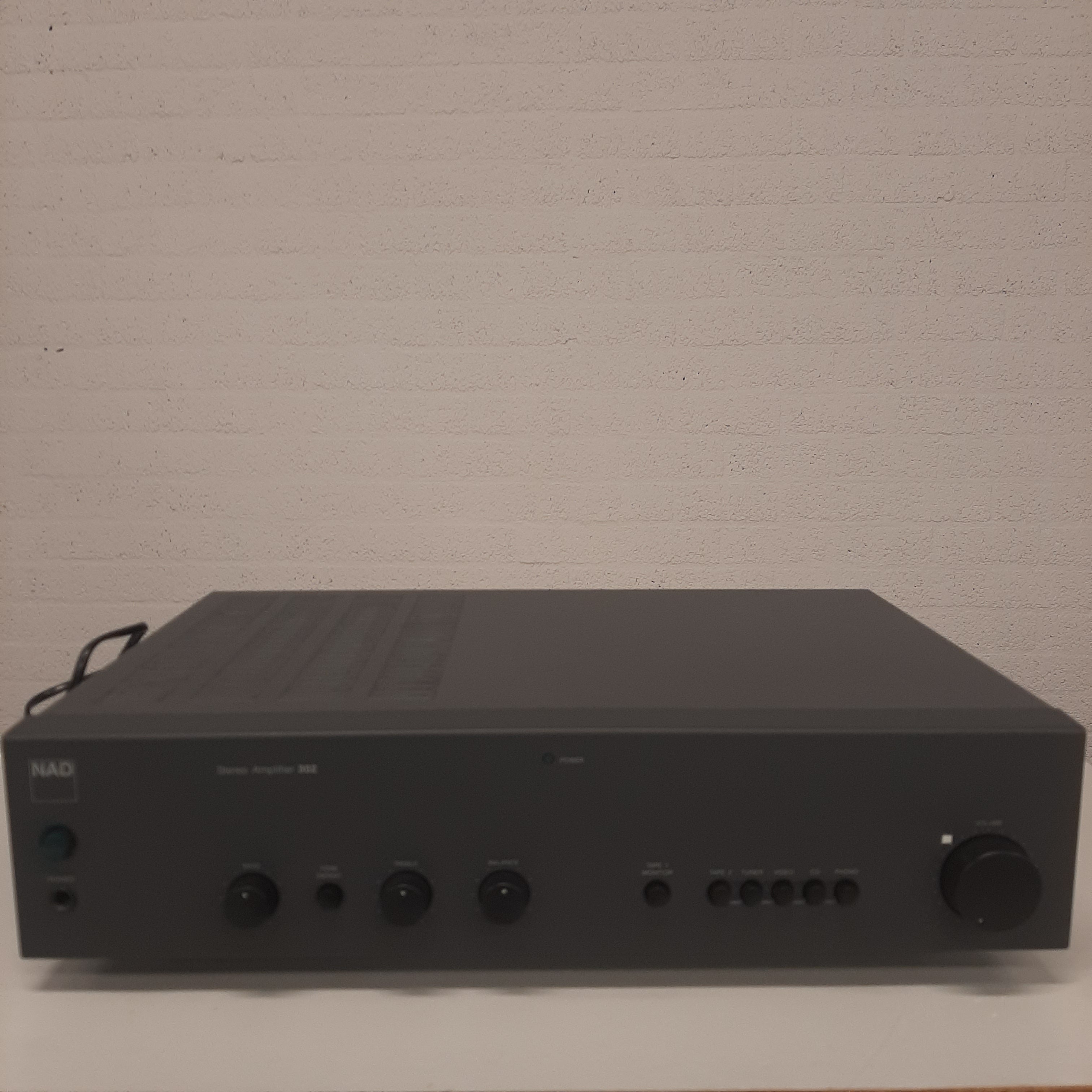 NAD 302 versterker