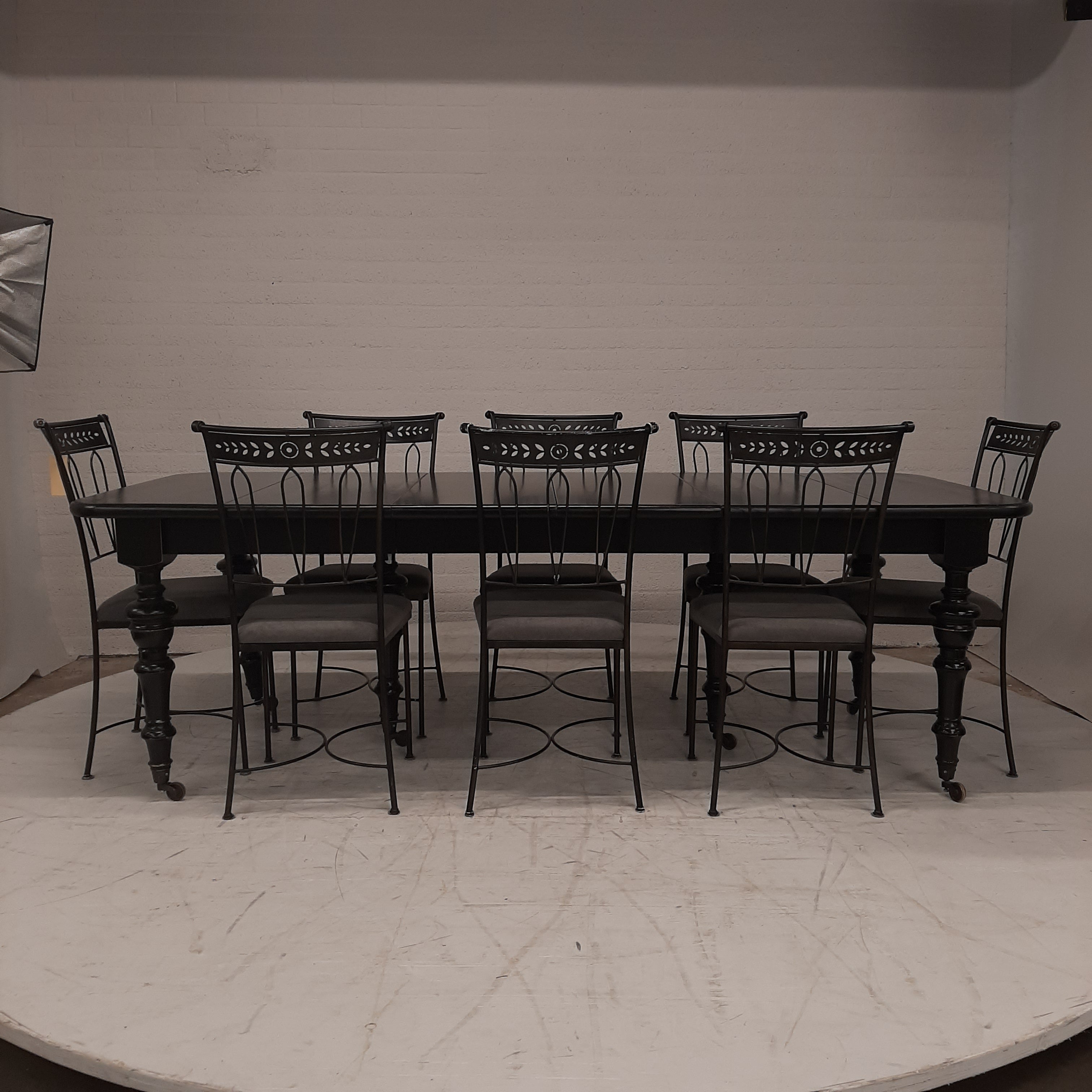Set eettafel met 8 ijzeren Hobel Nizza stoelen