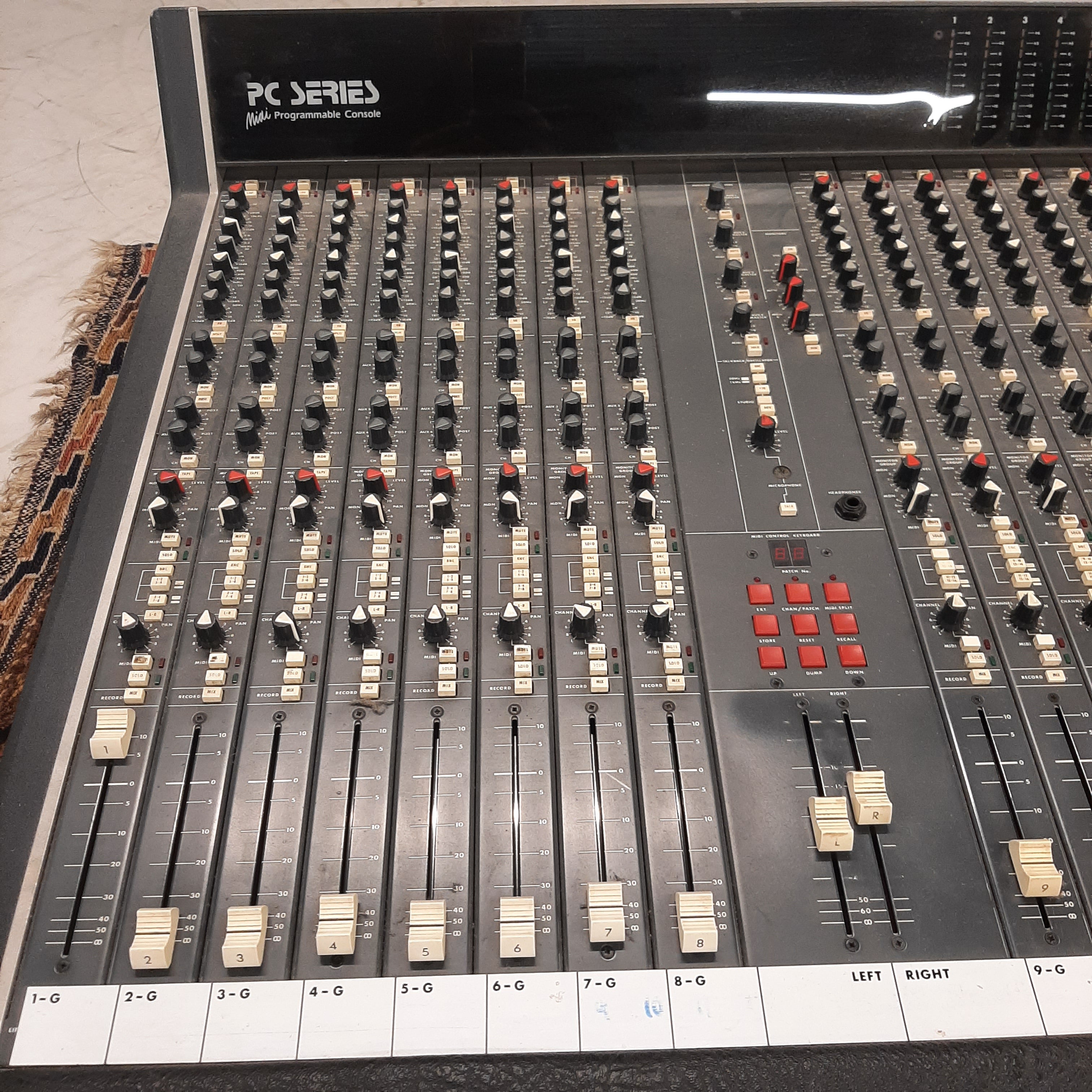 Studio mengtafel van Soundtracs UK