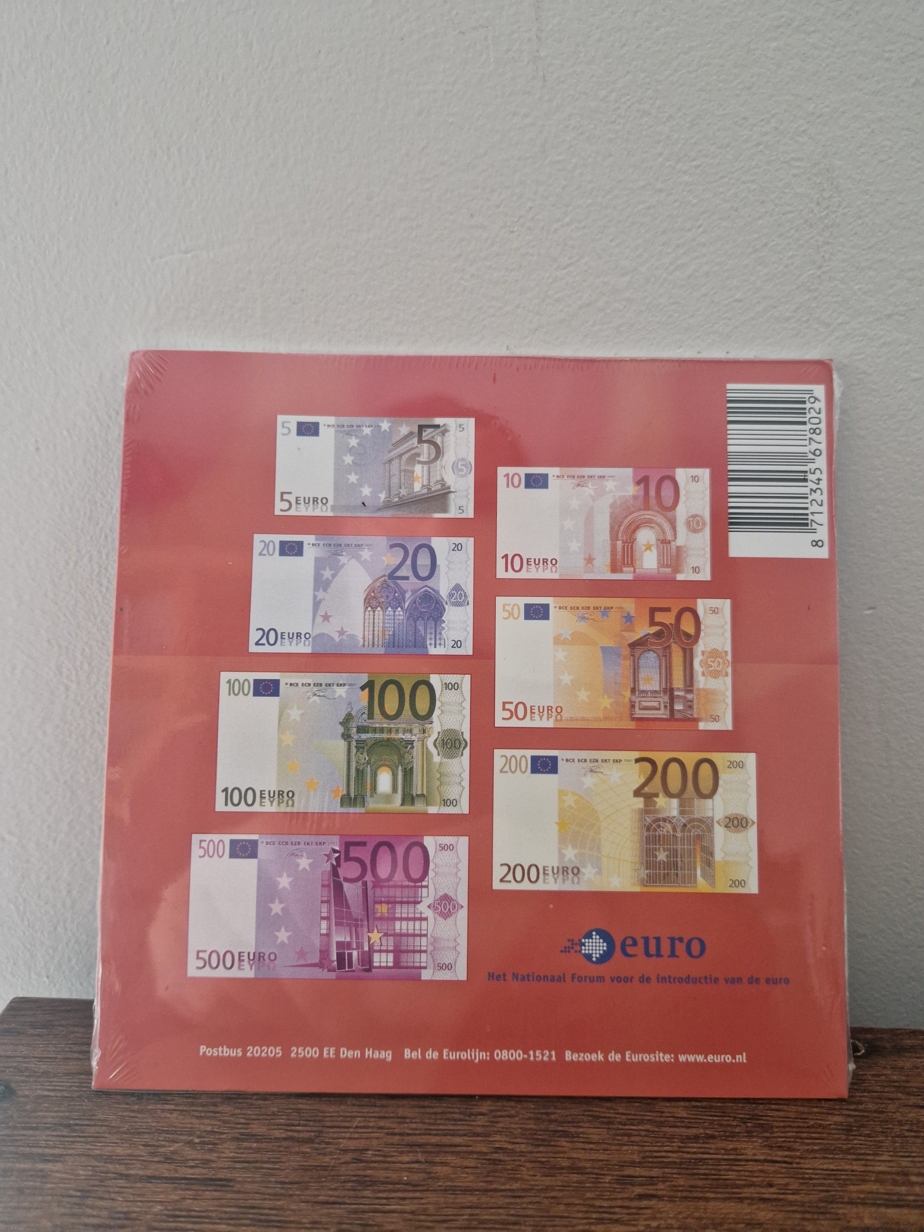 Eerste set euro's, Zalmkid