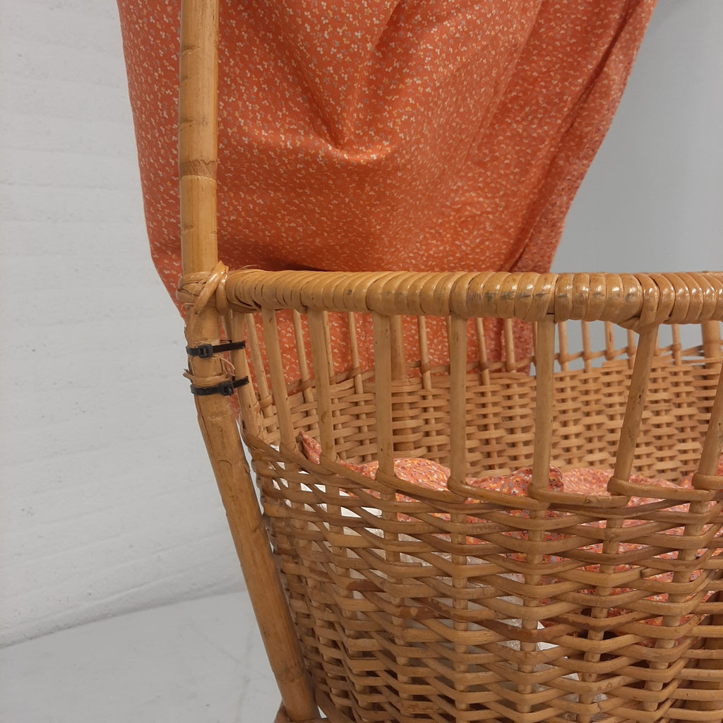 Rotan wieg met hemeltje