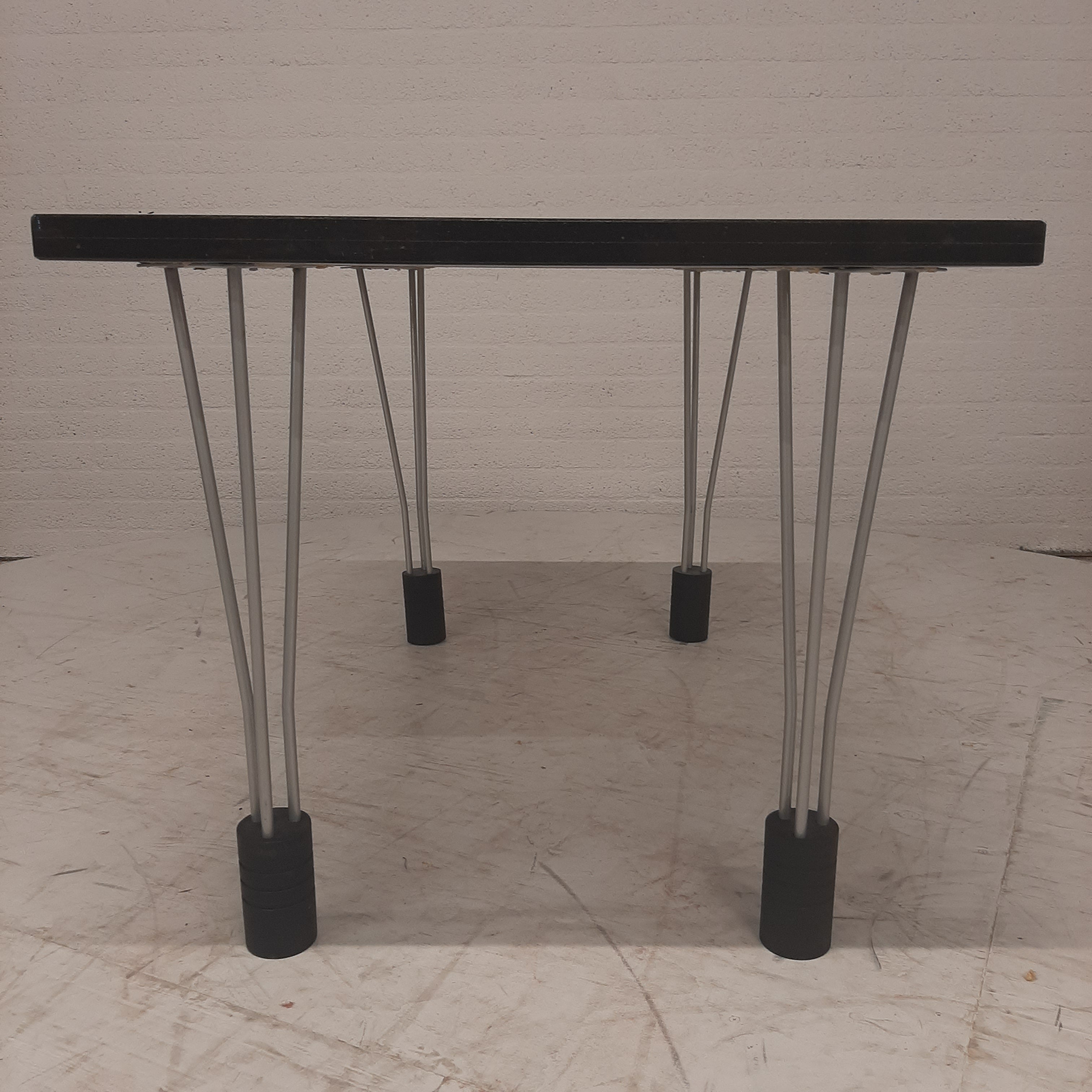 Design tafel met black calaxy granieten blad