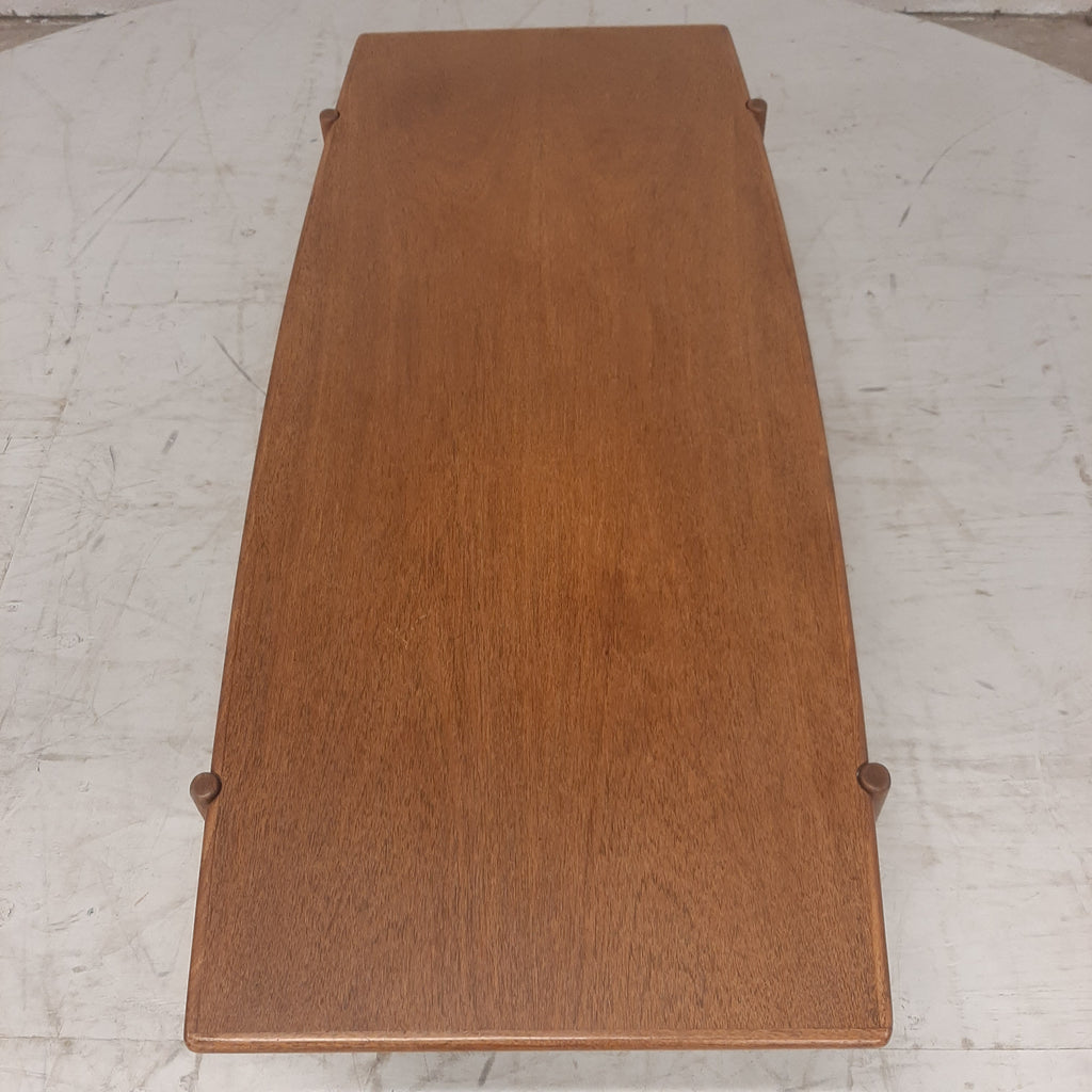 Mid Century modern salontafel met spijlen rek