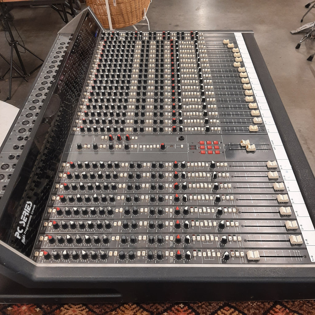 Studio mengtafel van Soundtracs UK