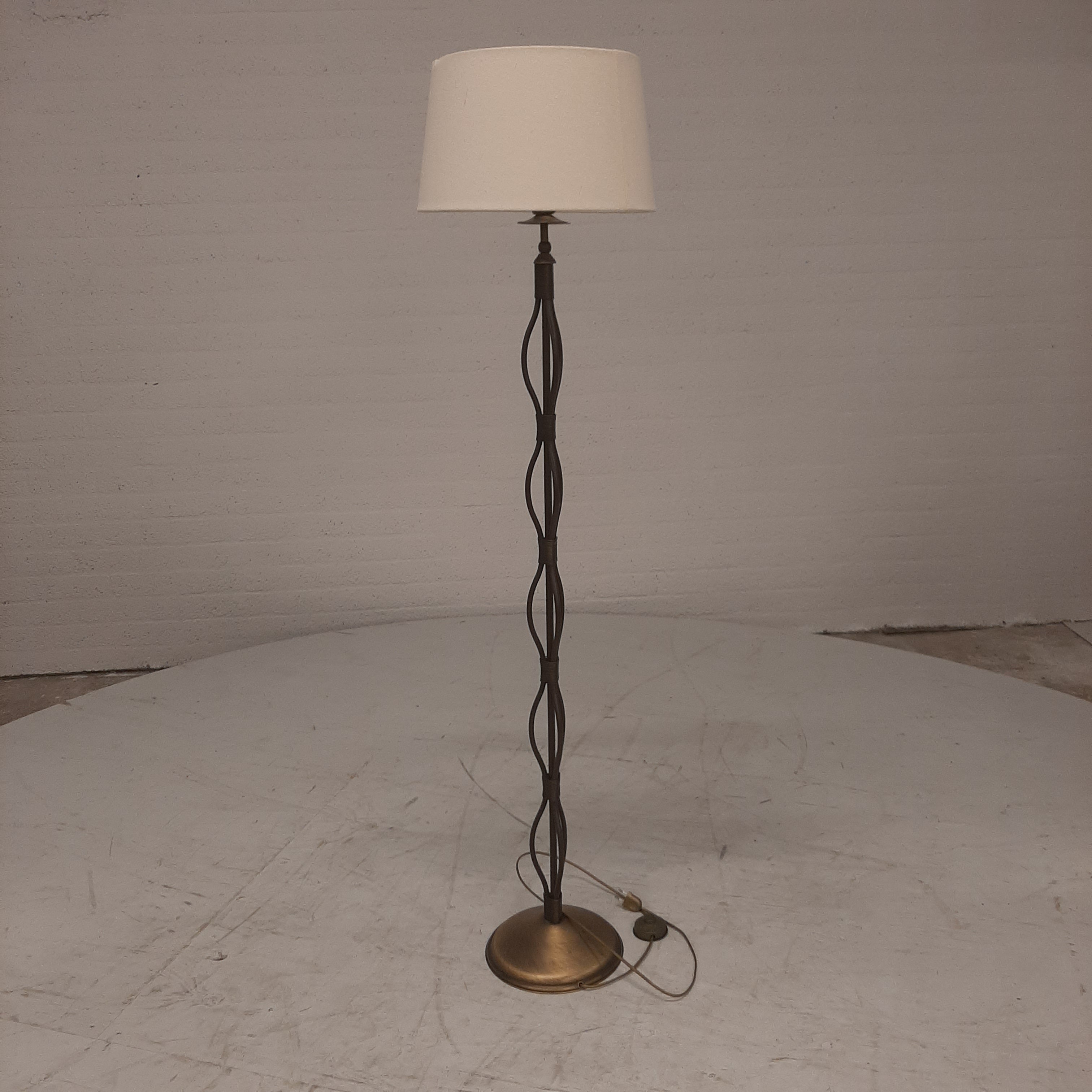 Vintage staande lamp messing golvende poot