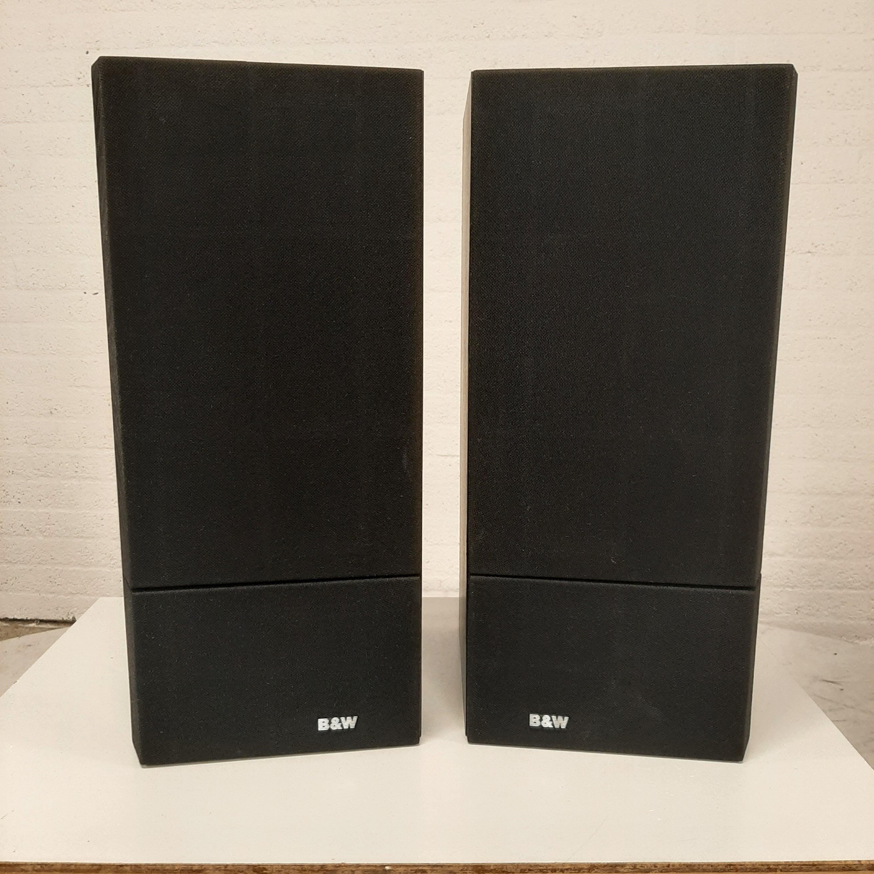 B&W 202i speakers