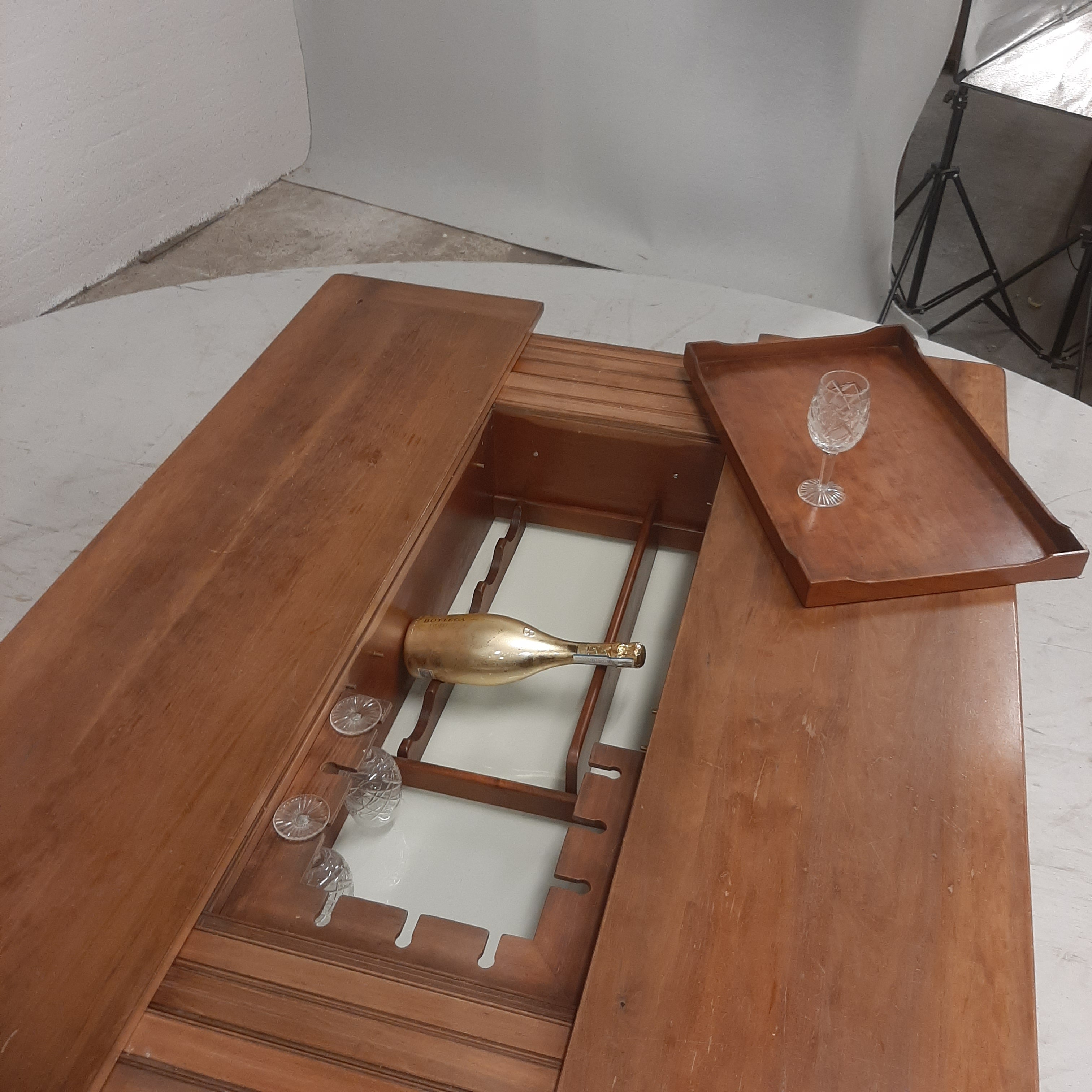 Vintage salontafel met barcompartiment
