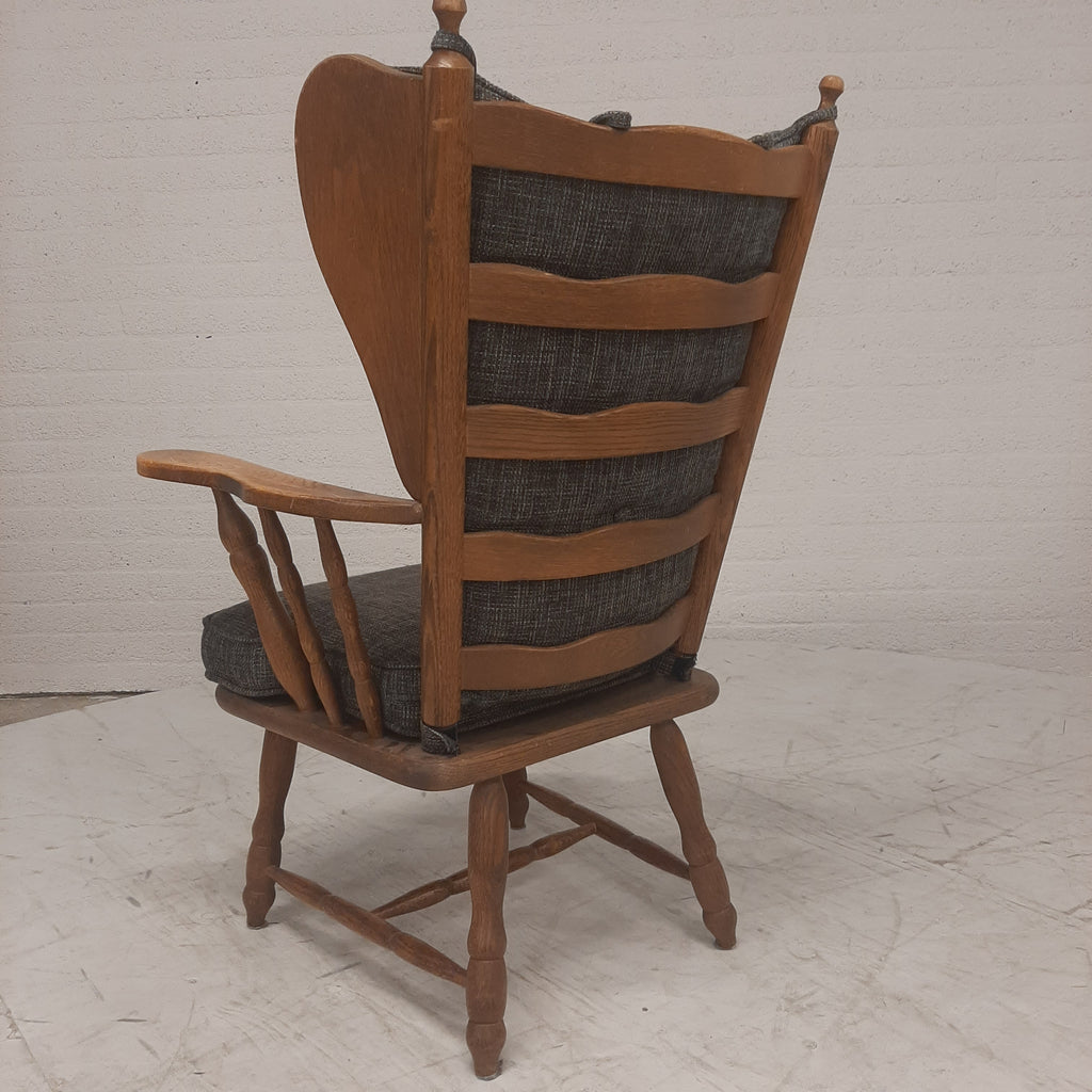 Eiken oorfauteuil met grijze bekleding