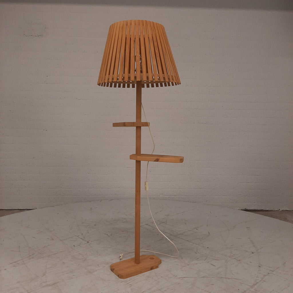 Houten staande lamp