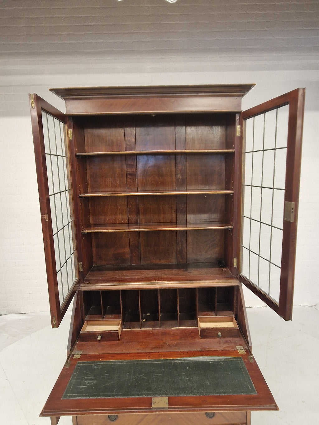 Engels bureau, secretary desk