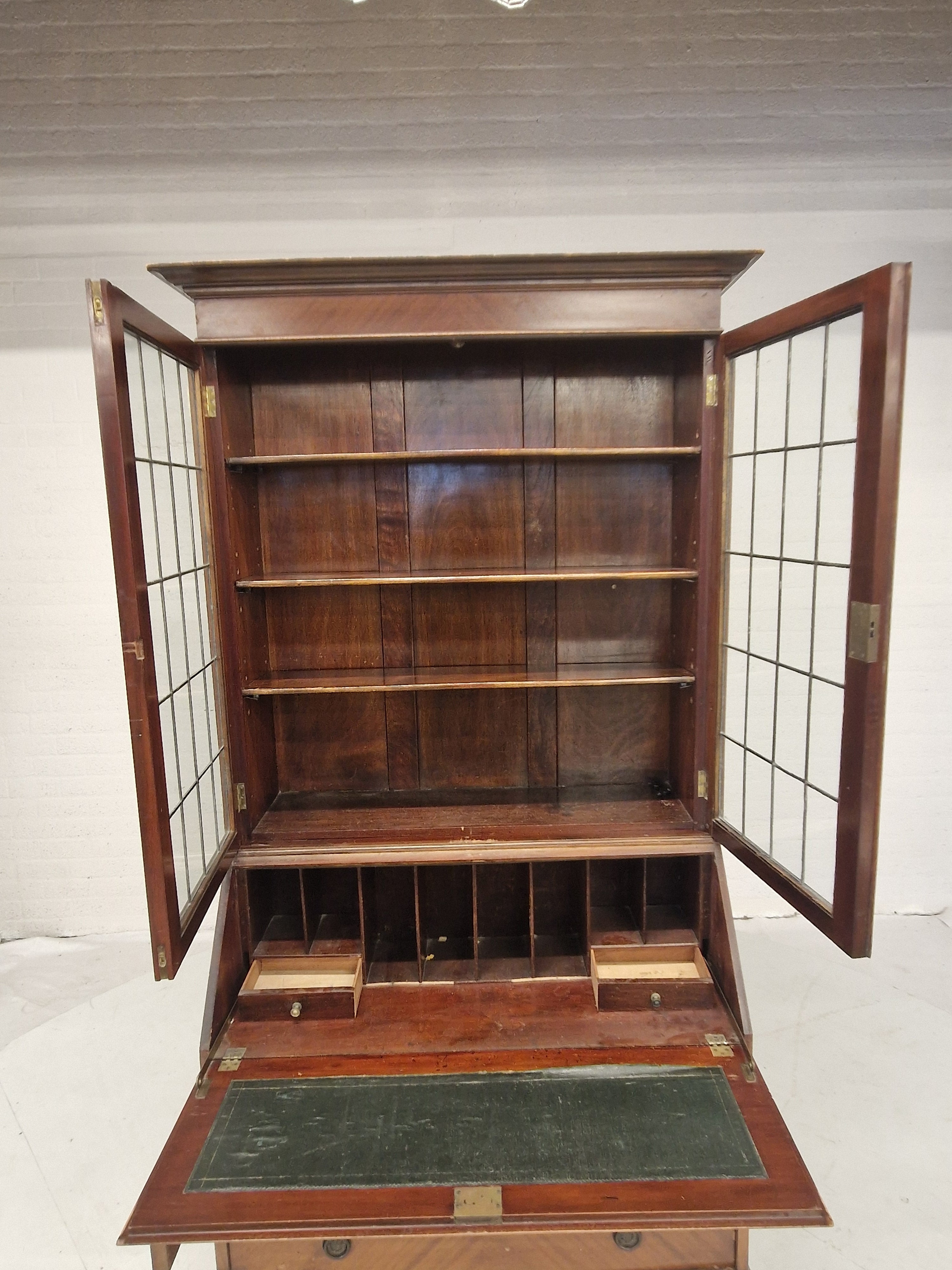 Engels bureau, secretary desk