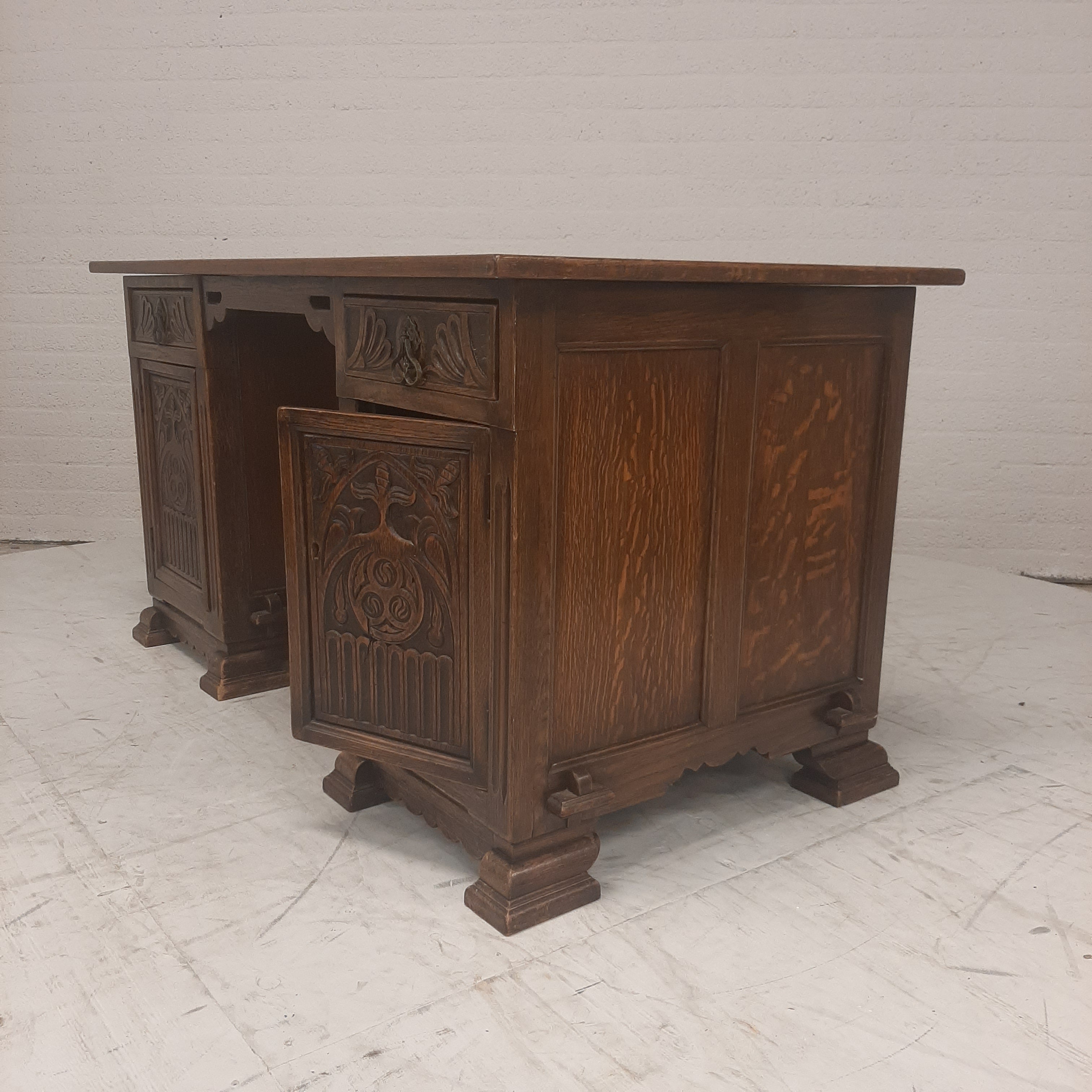Eiken bureau houtsnijwerk frontjes