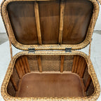 C & J rotan mand