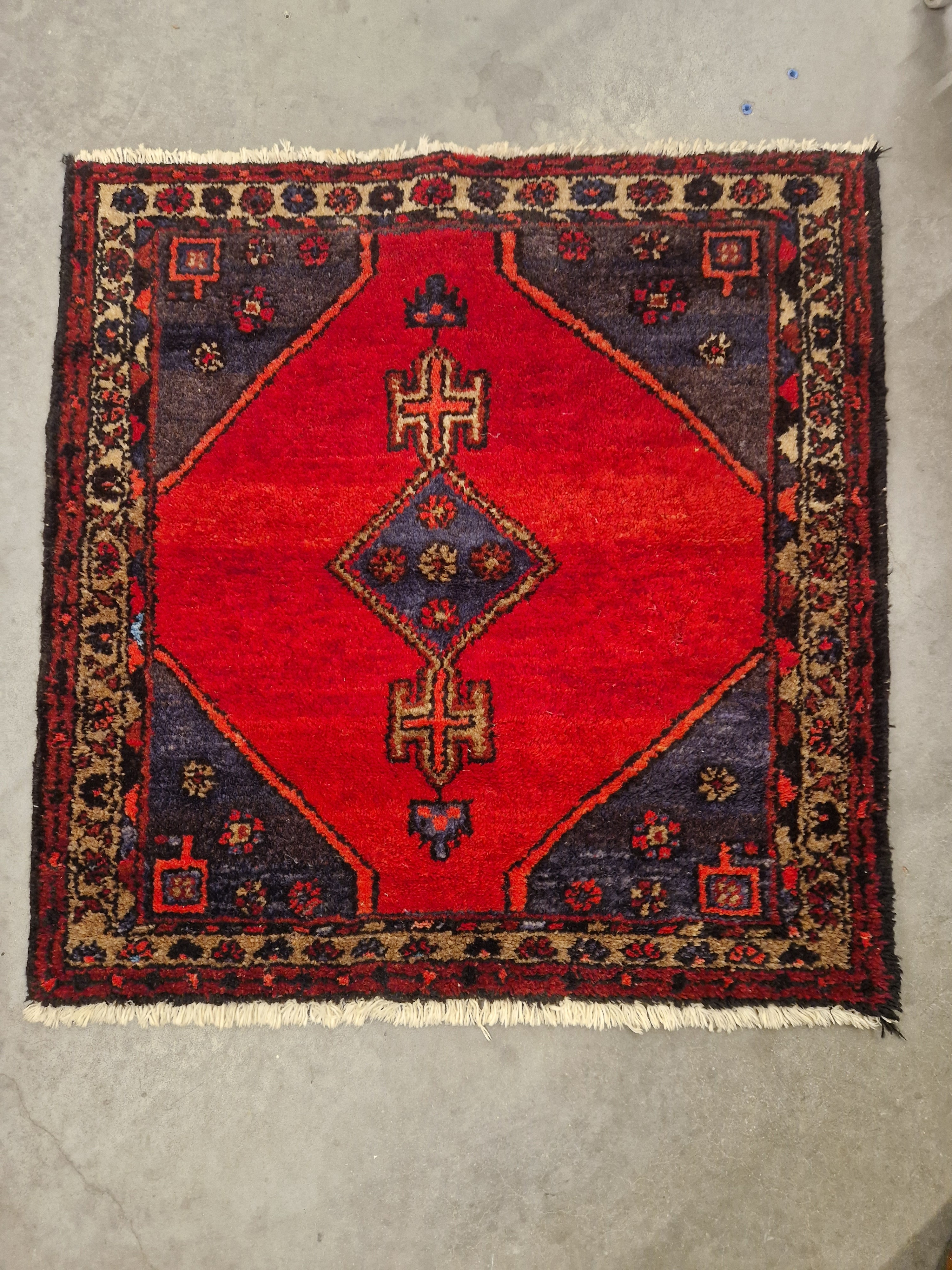 Turks handgeknoopt tapijt 110x105