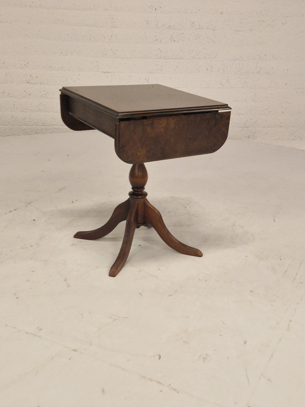 Bijzettafel, hangoor